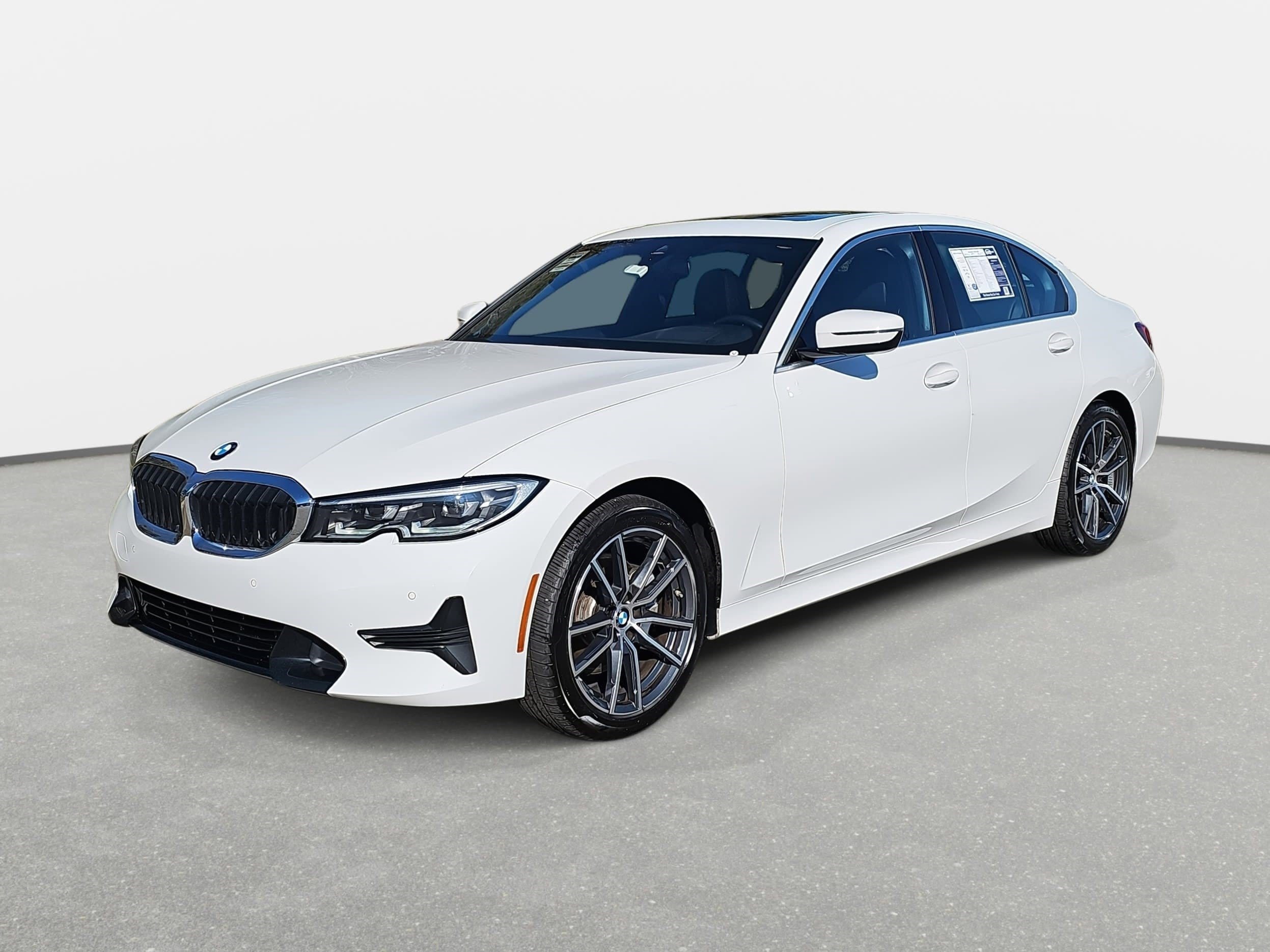 2022 BMW 3 Series 330i's photo