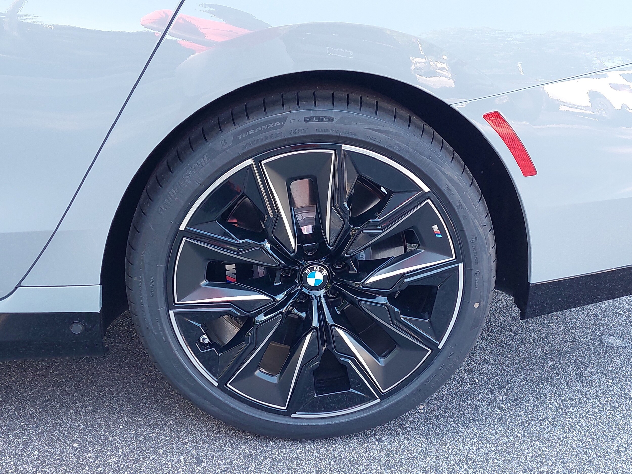 2025 BMW 7 Series 760i - Photo 35