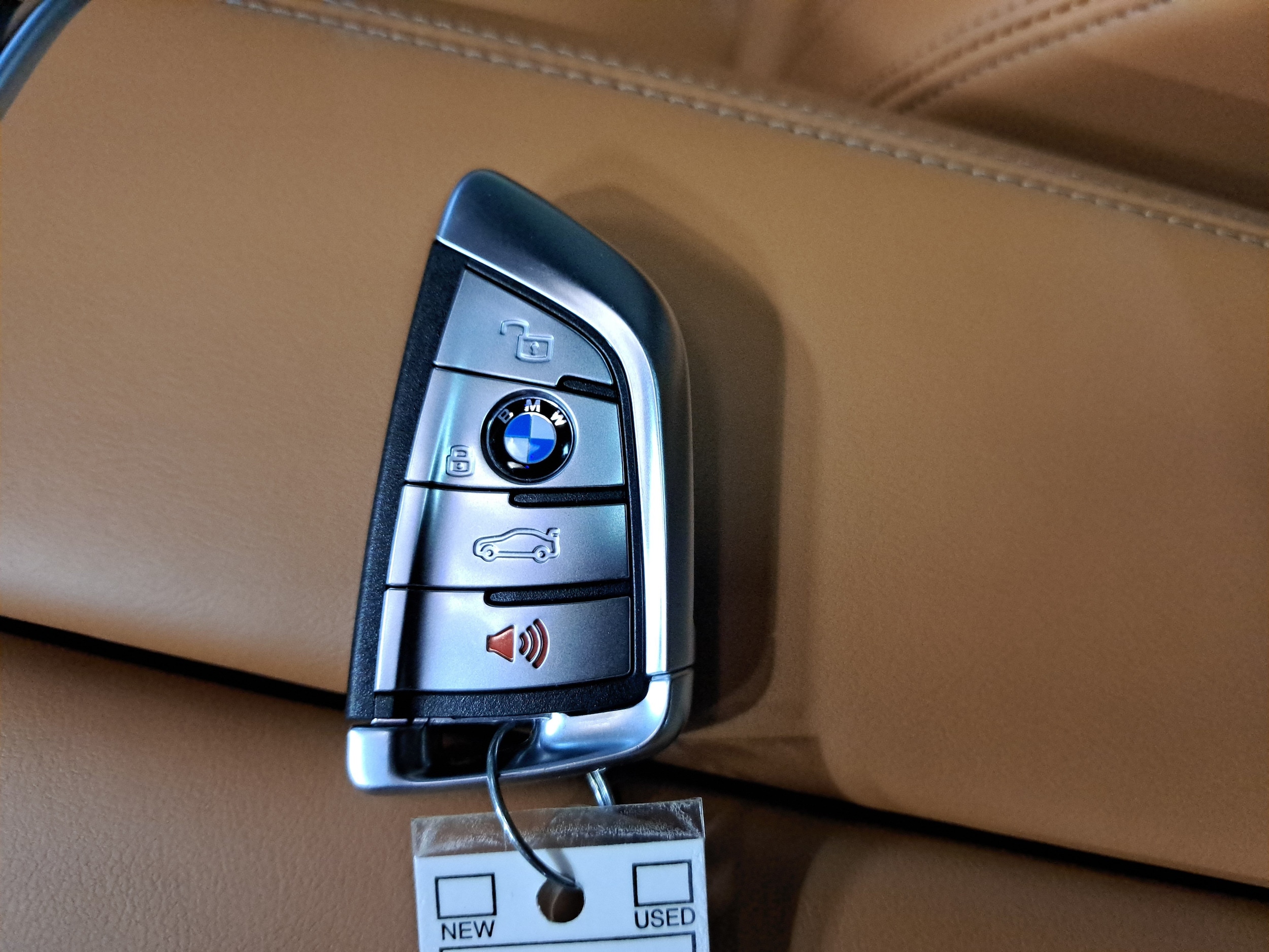 2026 BMW 8 Series M850i - Photo 35