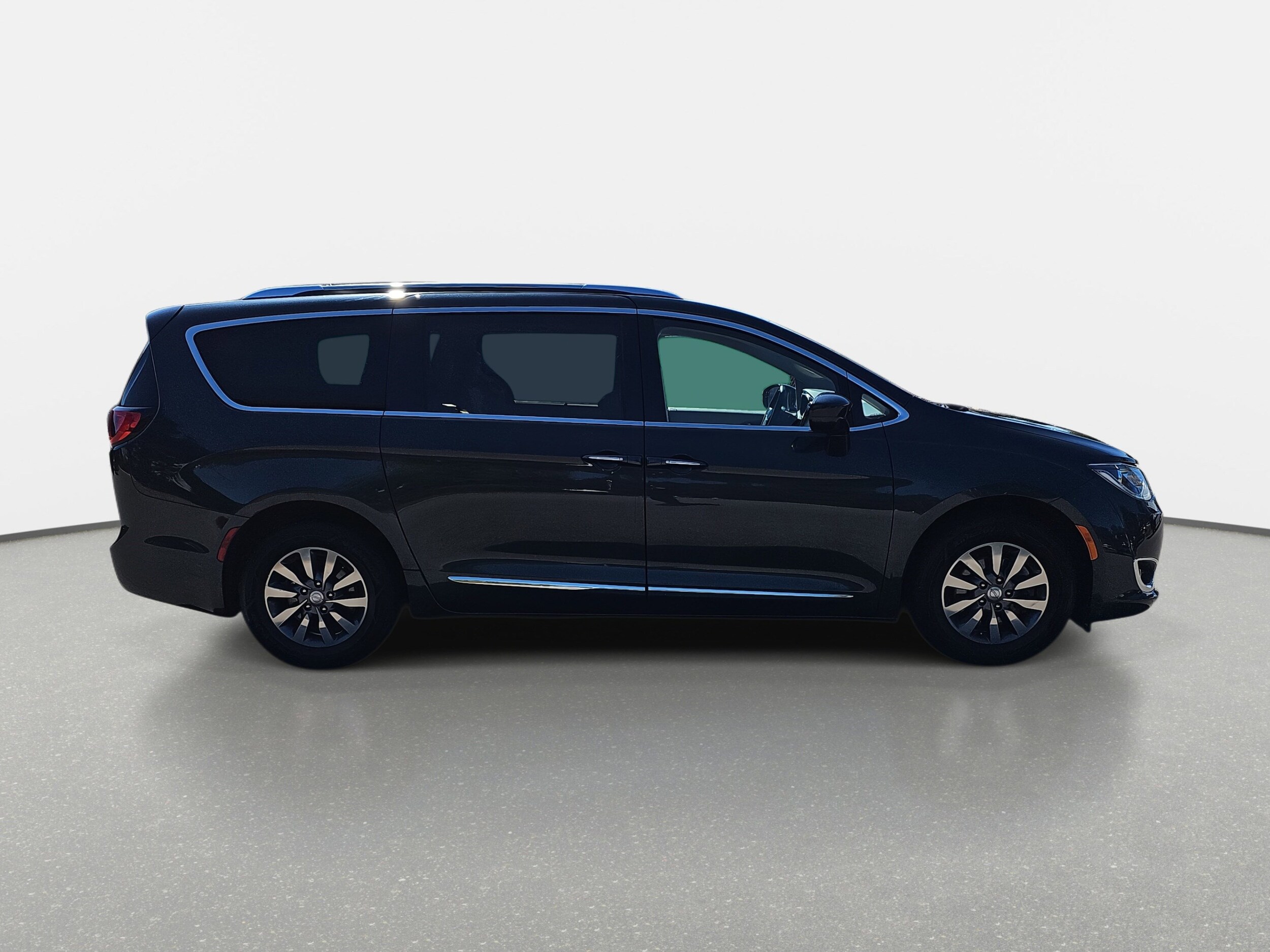 2020 Chrysler Pacifica Touring Plus photo 4