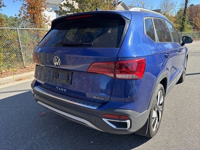 2024 Volkswagen Taos SEL photo 2