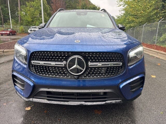2025 Mercedes Benz GLB 250 4MATIC photo 2