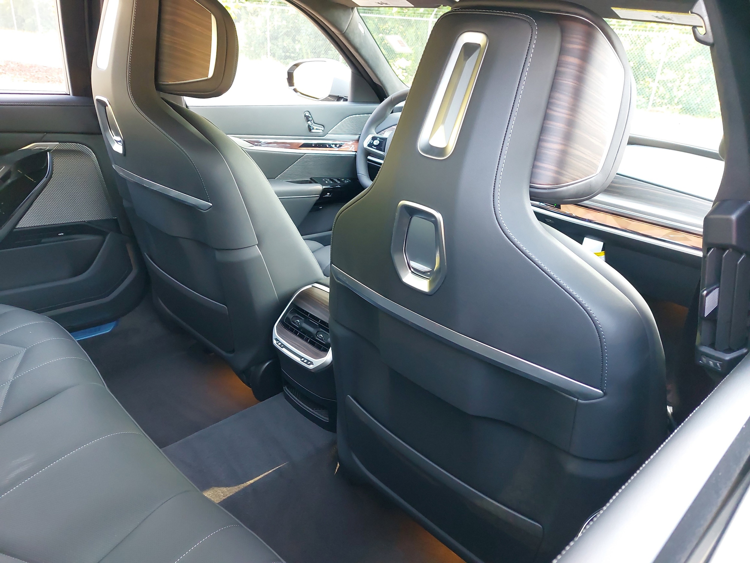 2025 BMW 7 Series 760i - Photo 11