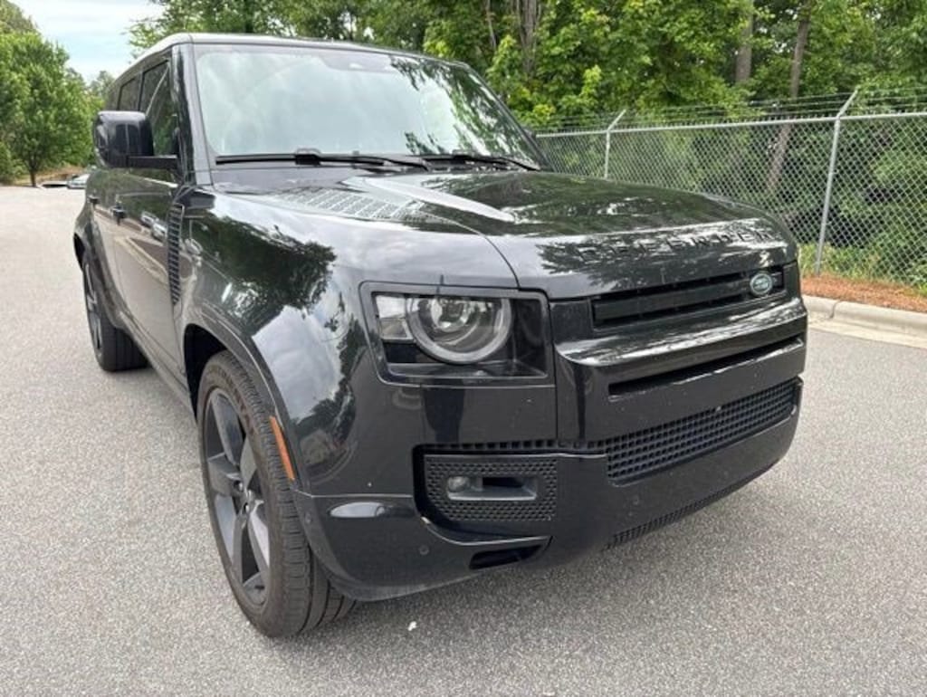 Used 2025 Land Rover Defender 110 V8 SUV