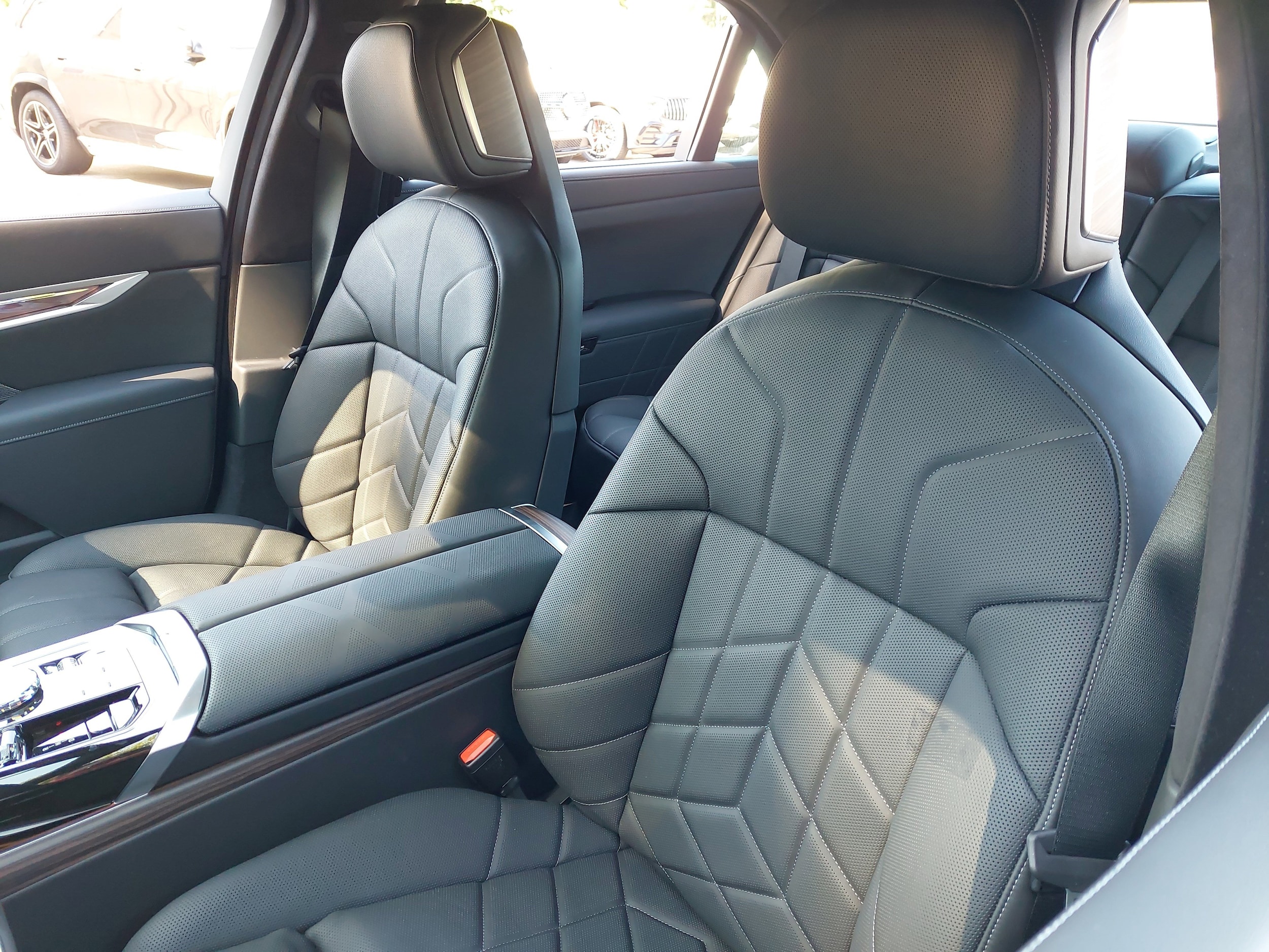 2025 BMW 7 Series 760i - Photo 16