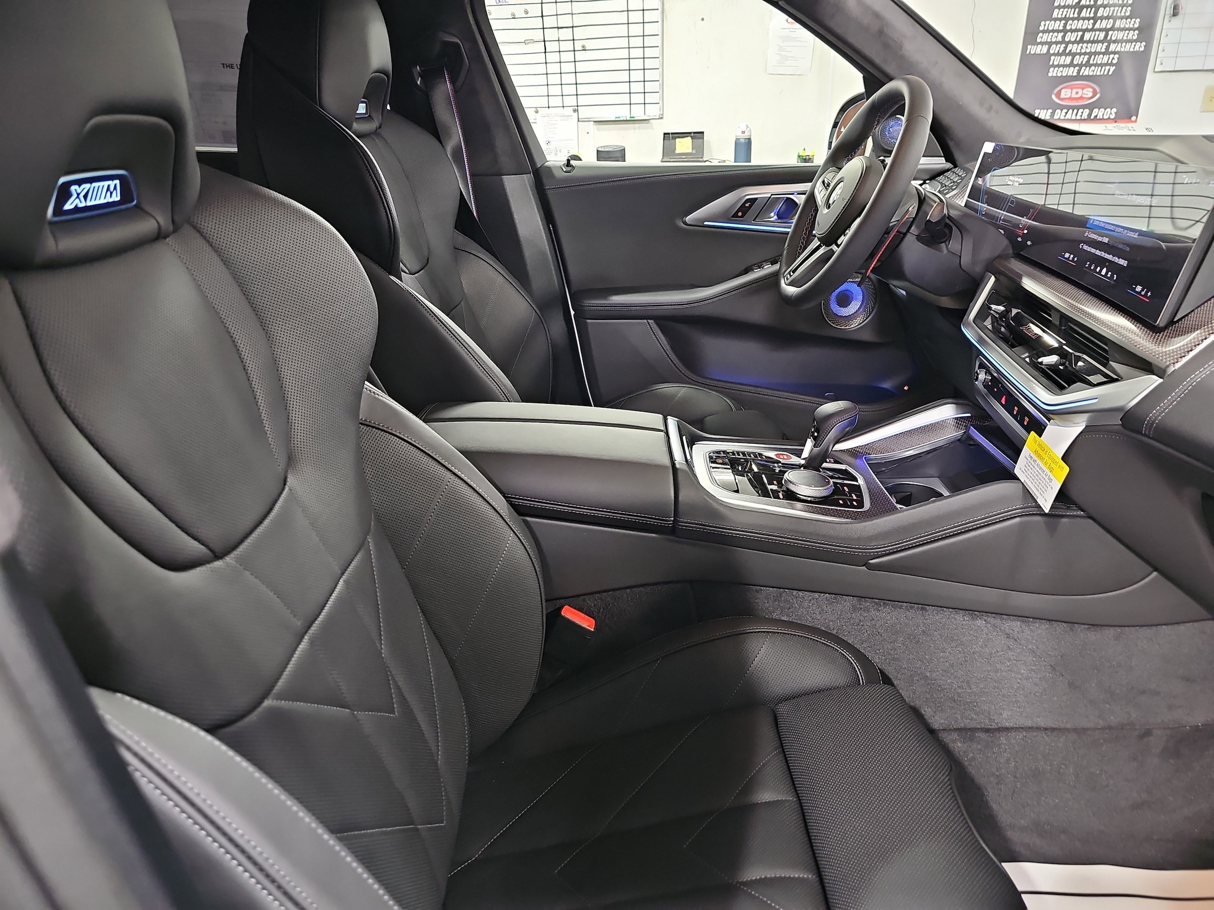 2026 BMW XM Base - Photo 10