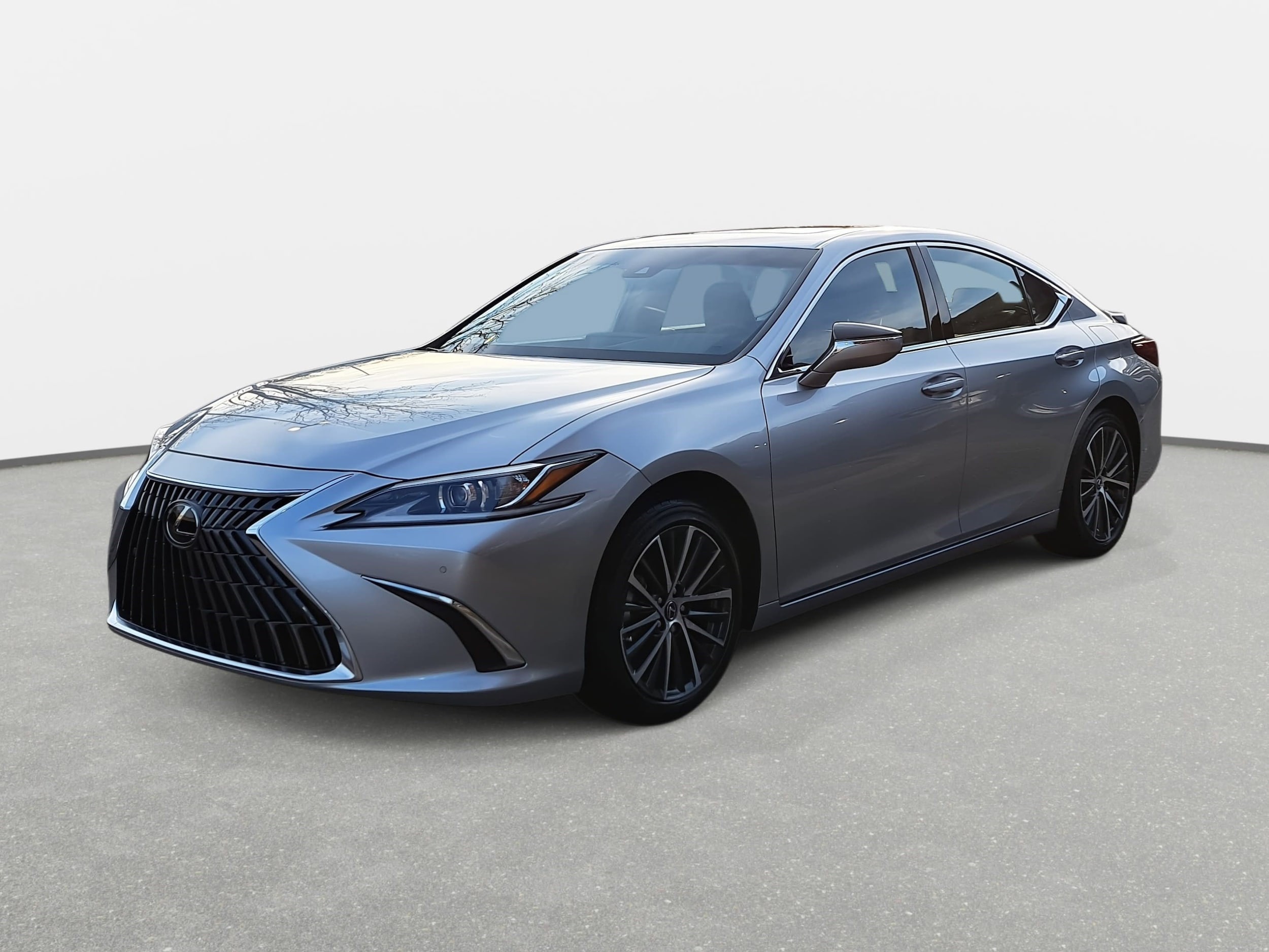 2025 Lexus ES Hybrid 300h's photo