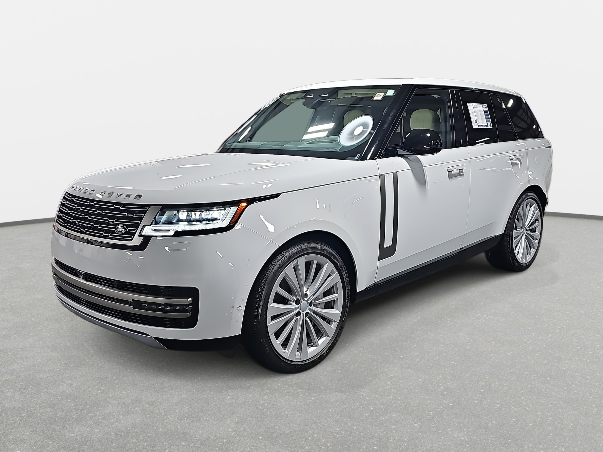 2025 Land Rover Range Rover SE's photo