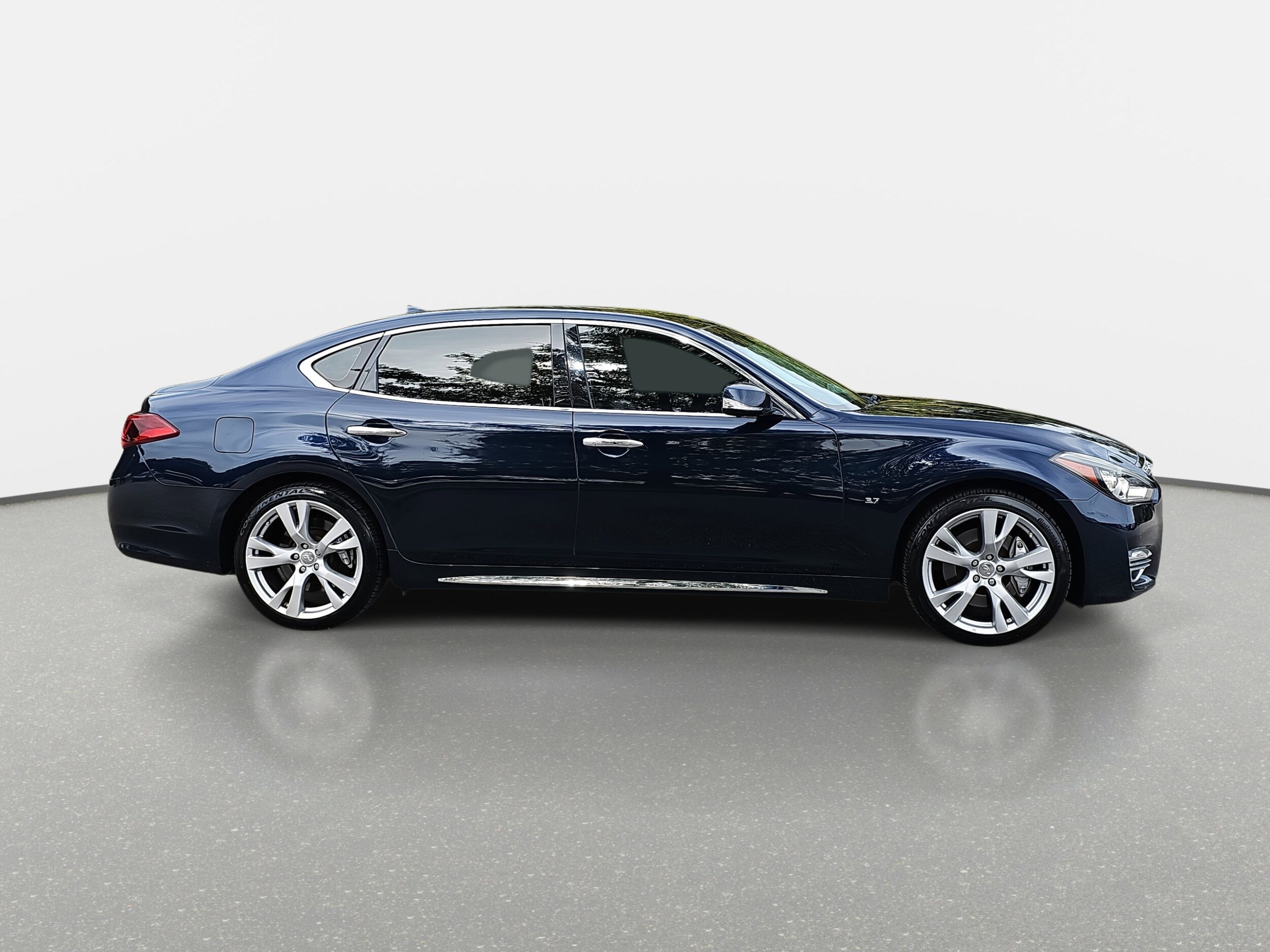 2017 Infiniti Q70L 3.7 photo 4