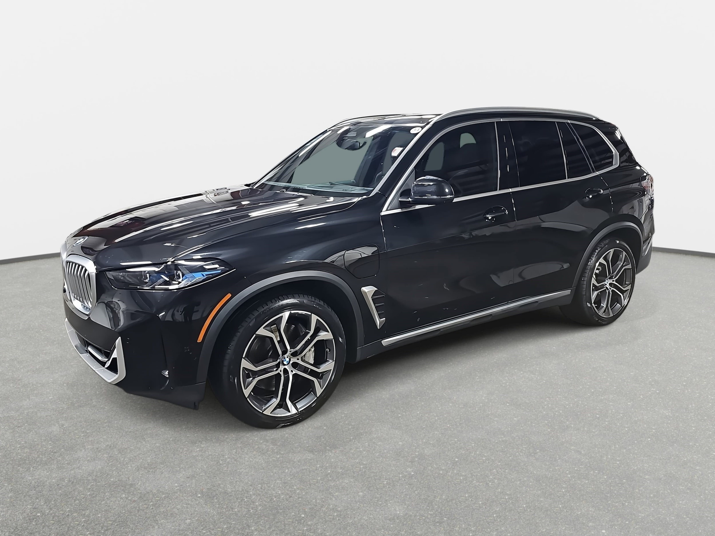 2025 BMW X5 50e's photo