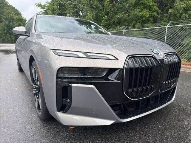 2025 Bmw 740i Sedan photo 4