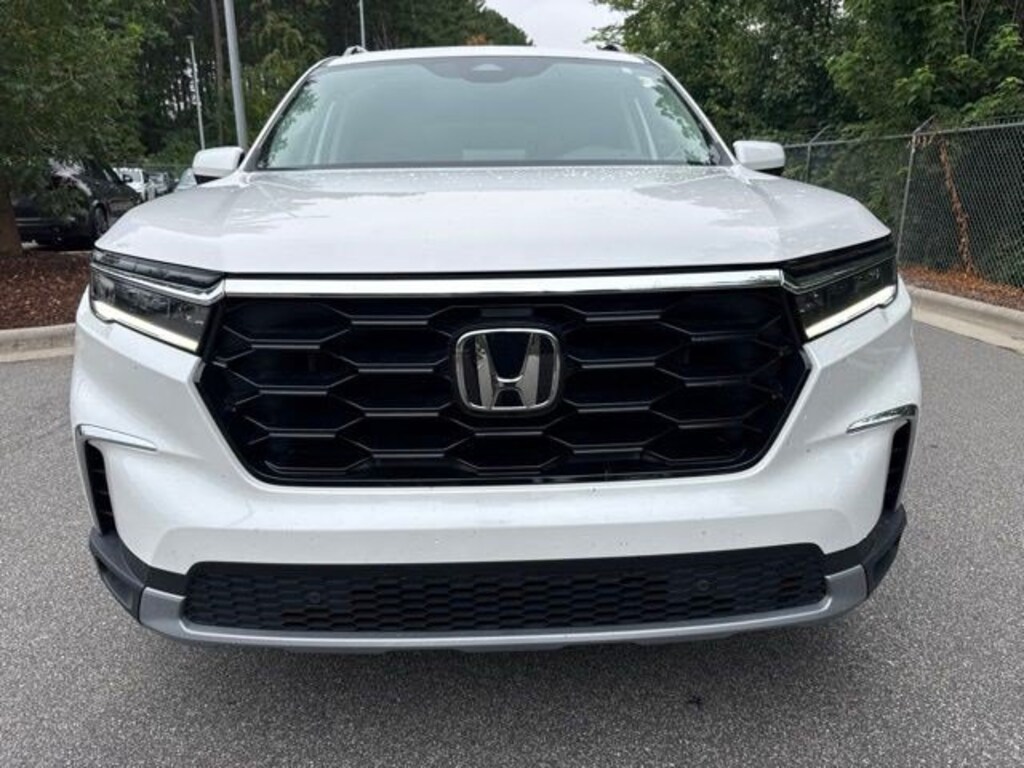 Used 2025 Honda Pilot Touring SUV