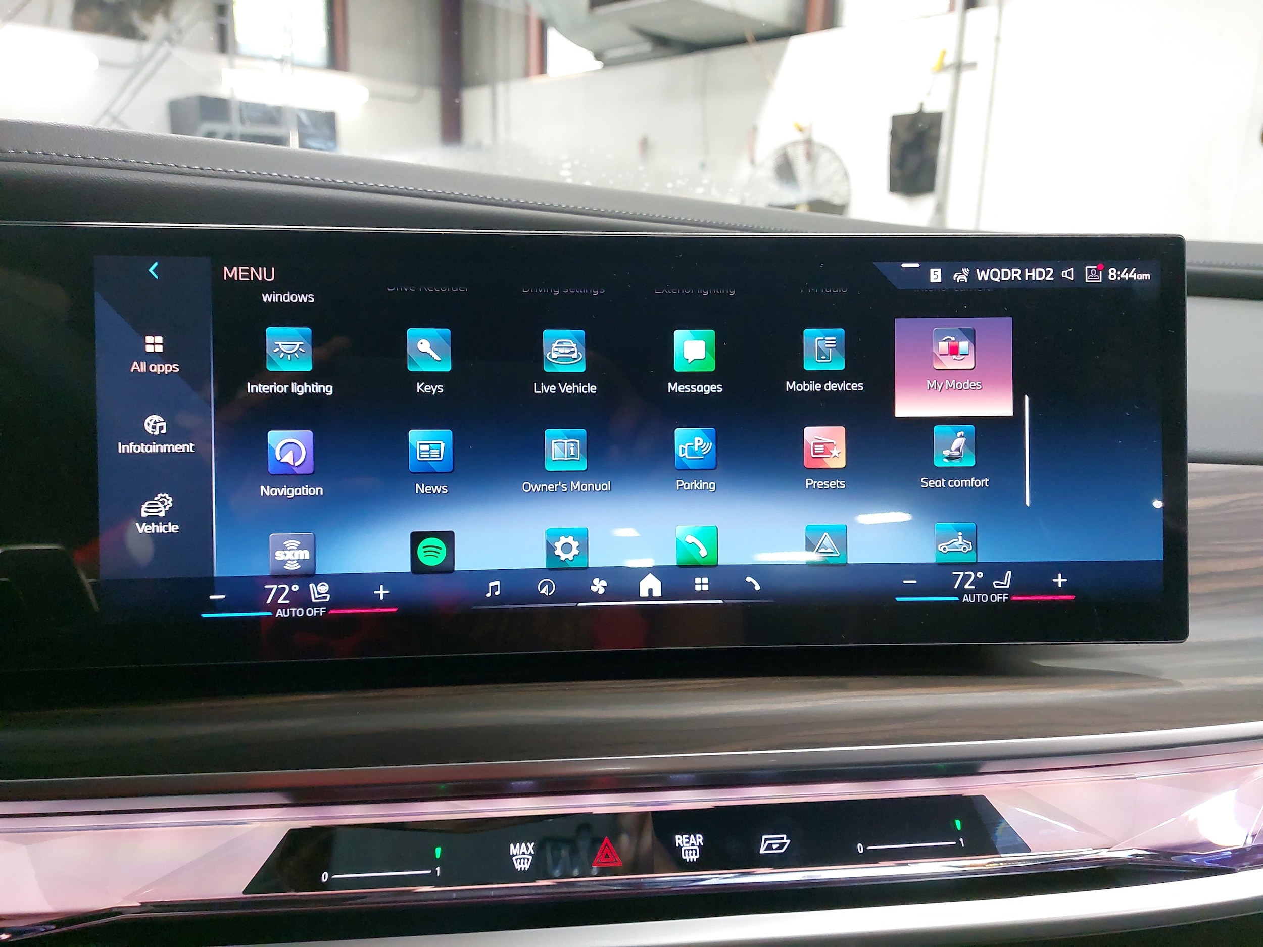 2025 BMW 7 Series 760i - Photo 22