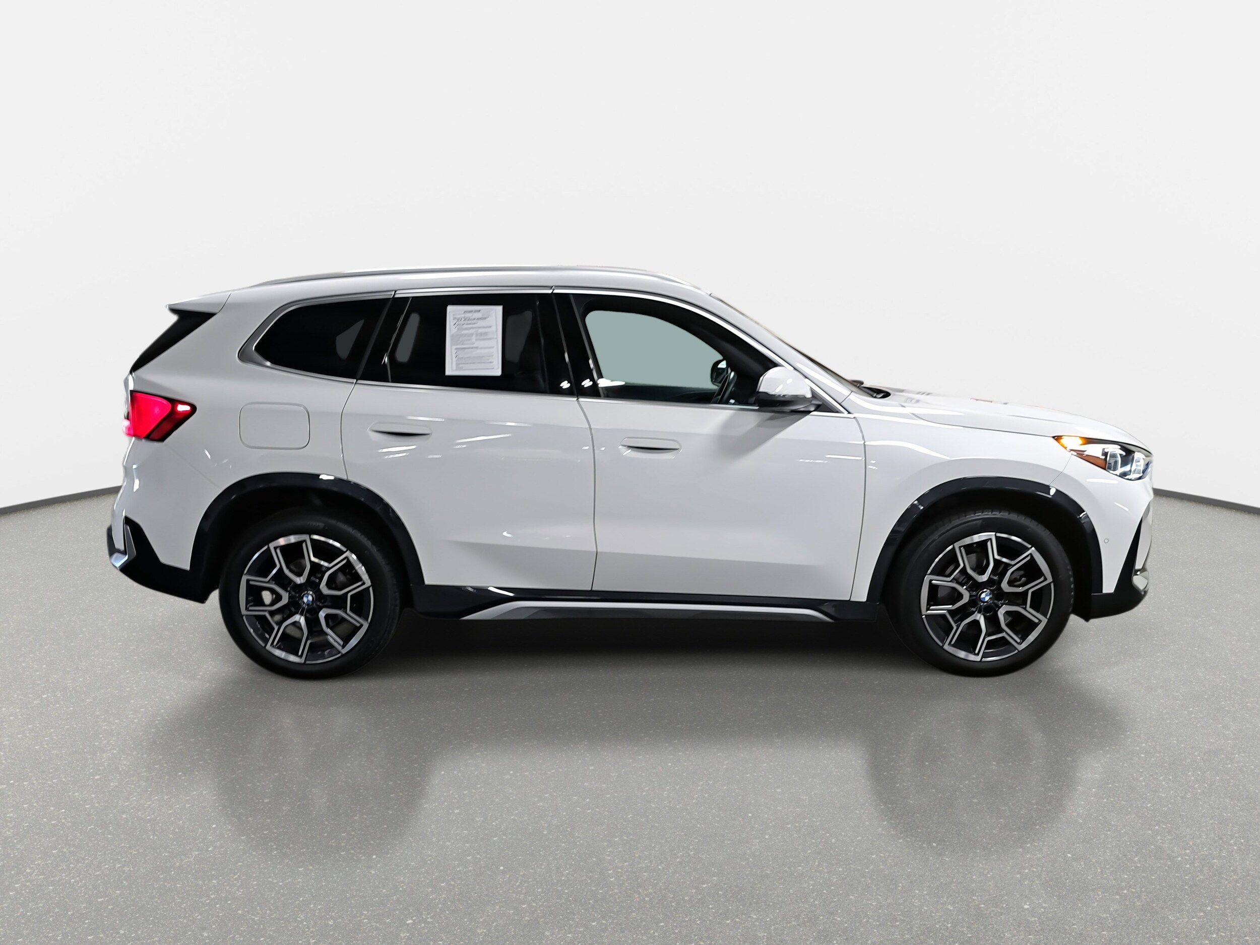 2025 Bmw X1 XDrive28i photo 2
