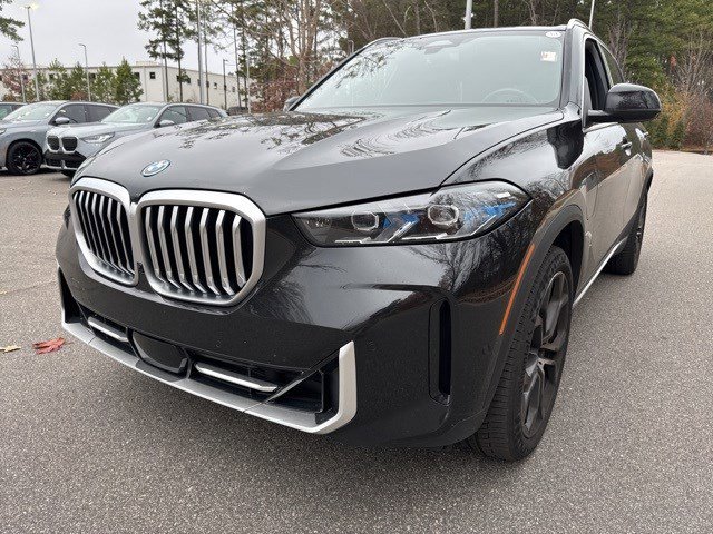 2025 BMW X5 50e's photo