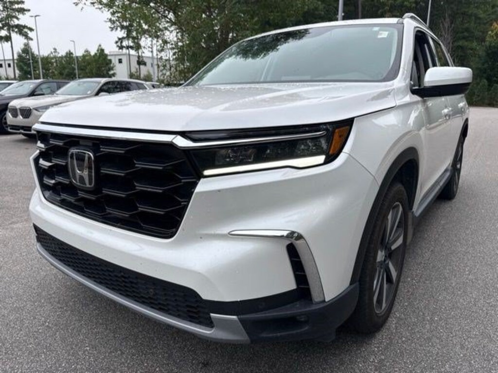 Used 2025 Honda Pilot Touring SUV
