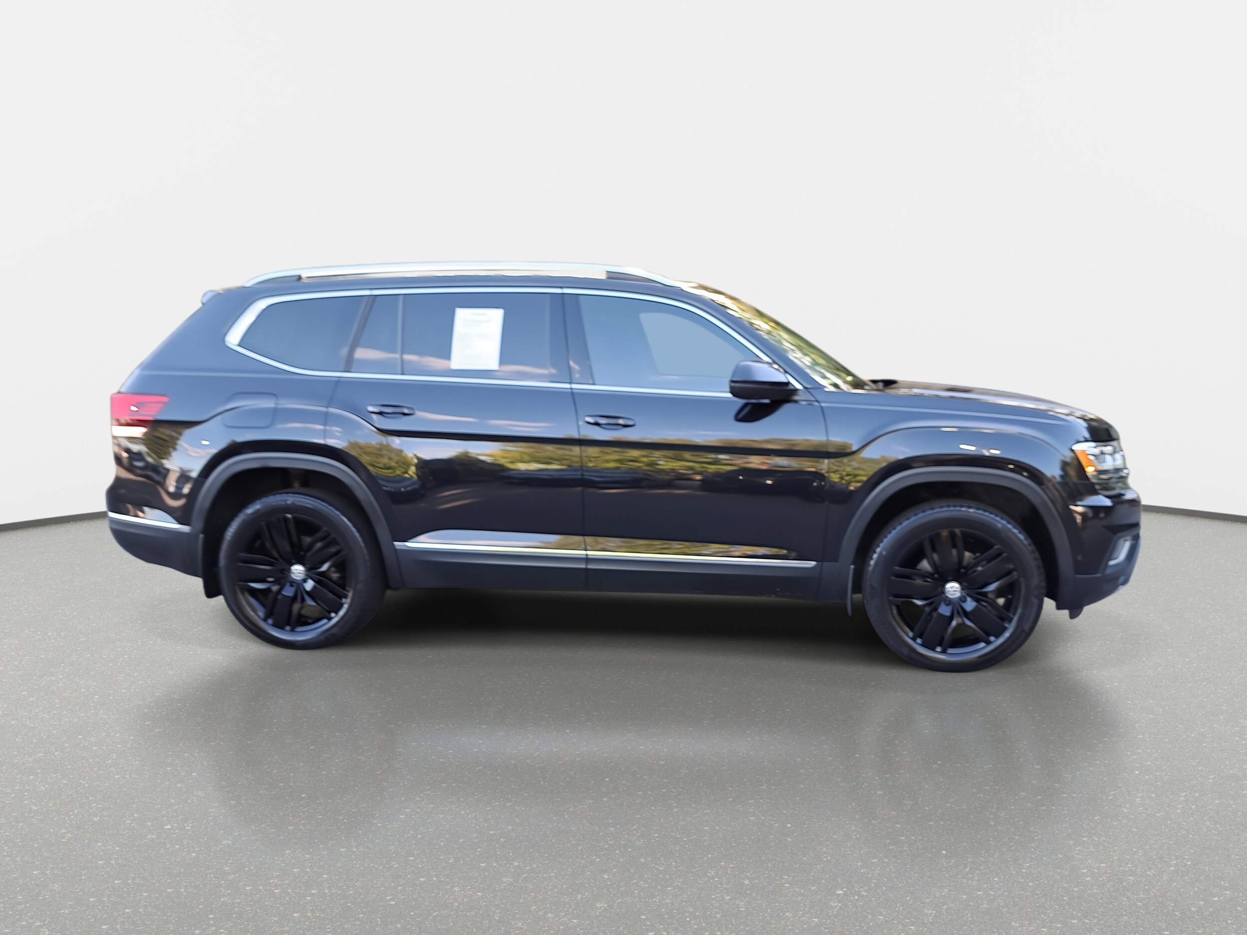 2018 Volkswagen Atlas V6 SEL Premium photo 3