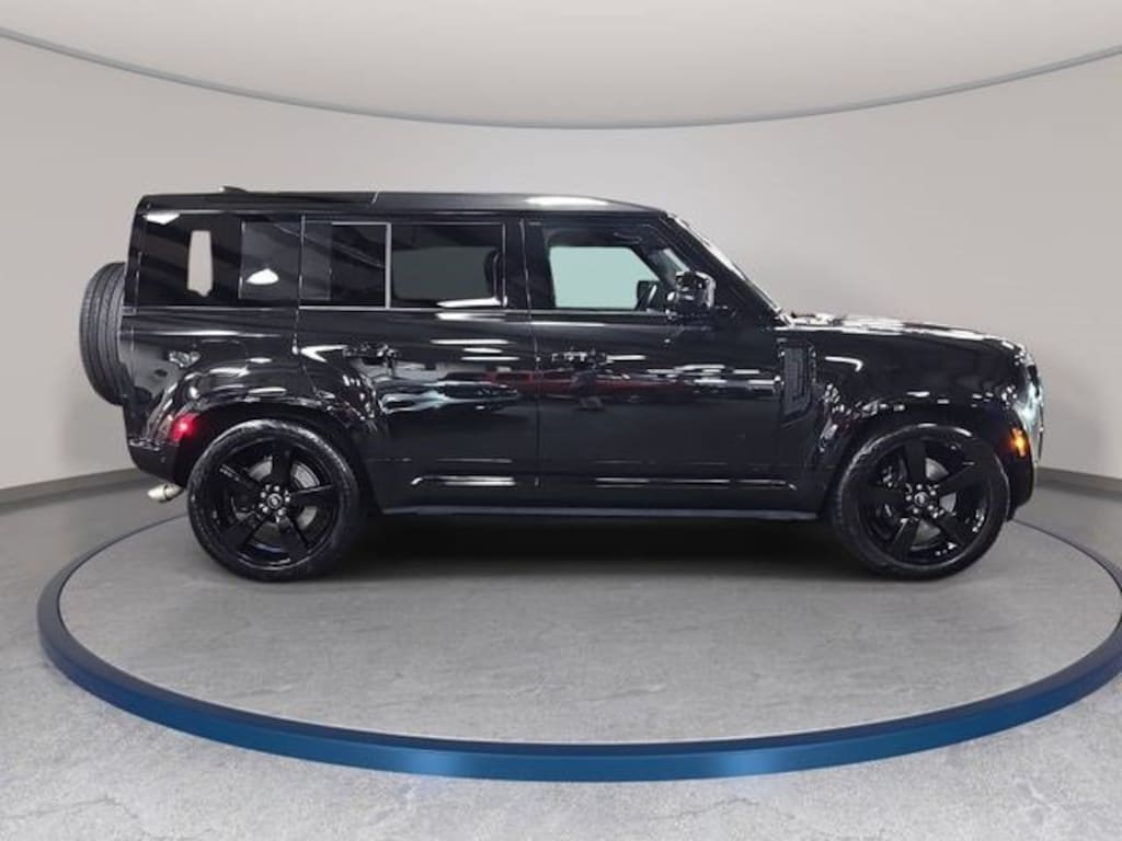 Used 2025 Land Rover Defender 110 V8 SUV