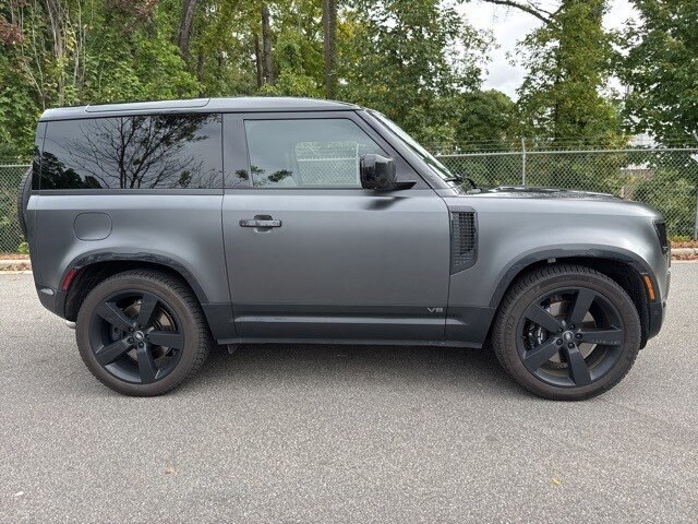 2024 Land Rover Defender 90 Carpathian Edition photo 3