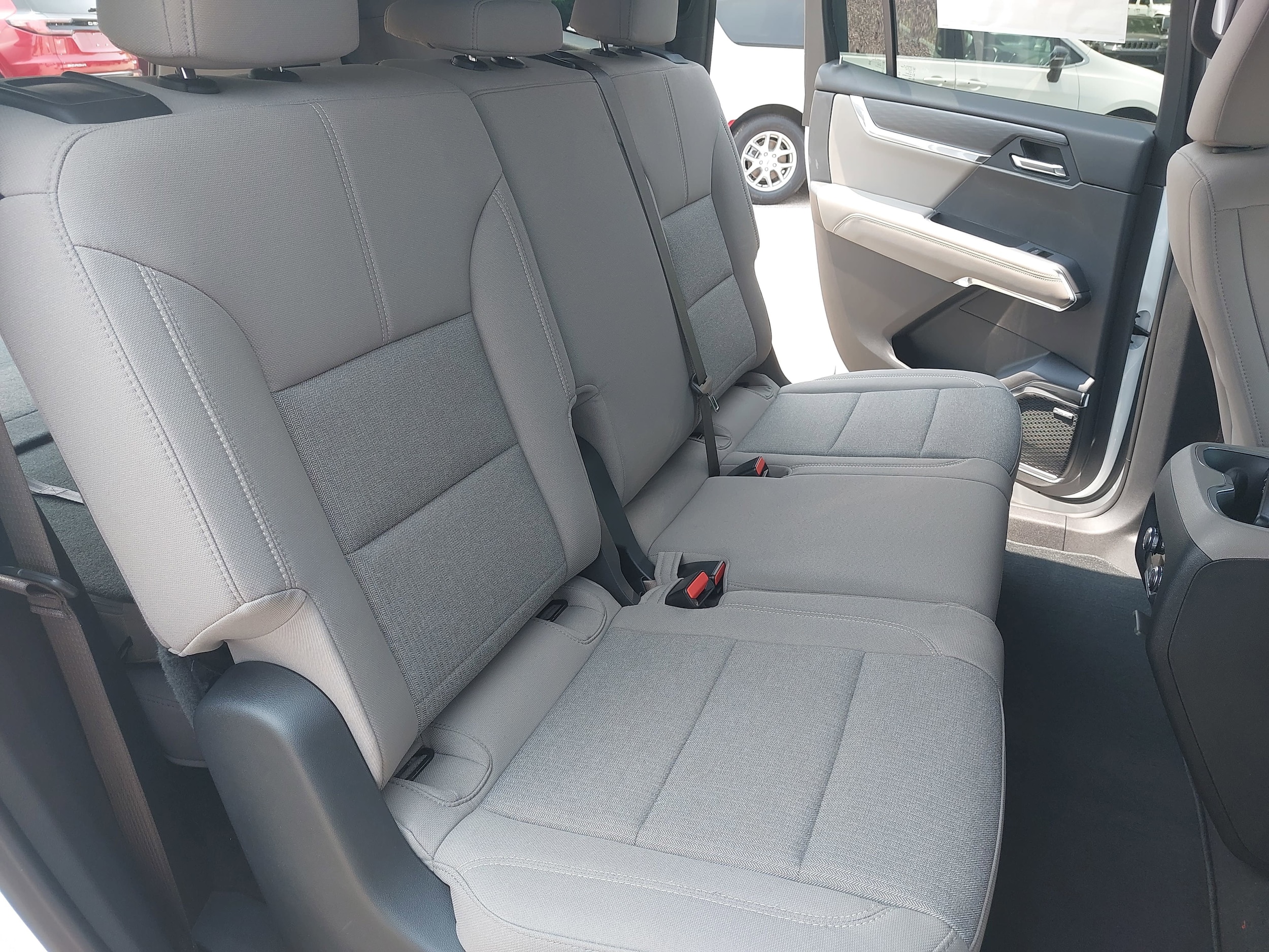 2025 GMC Acadia Elevation - Photo 11