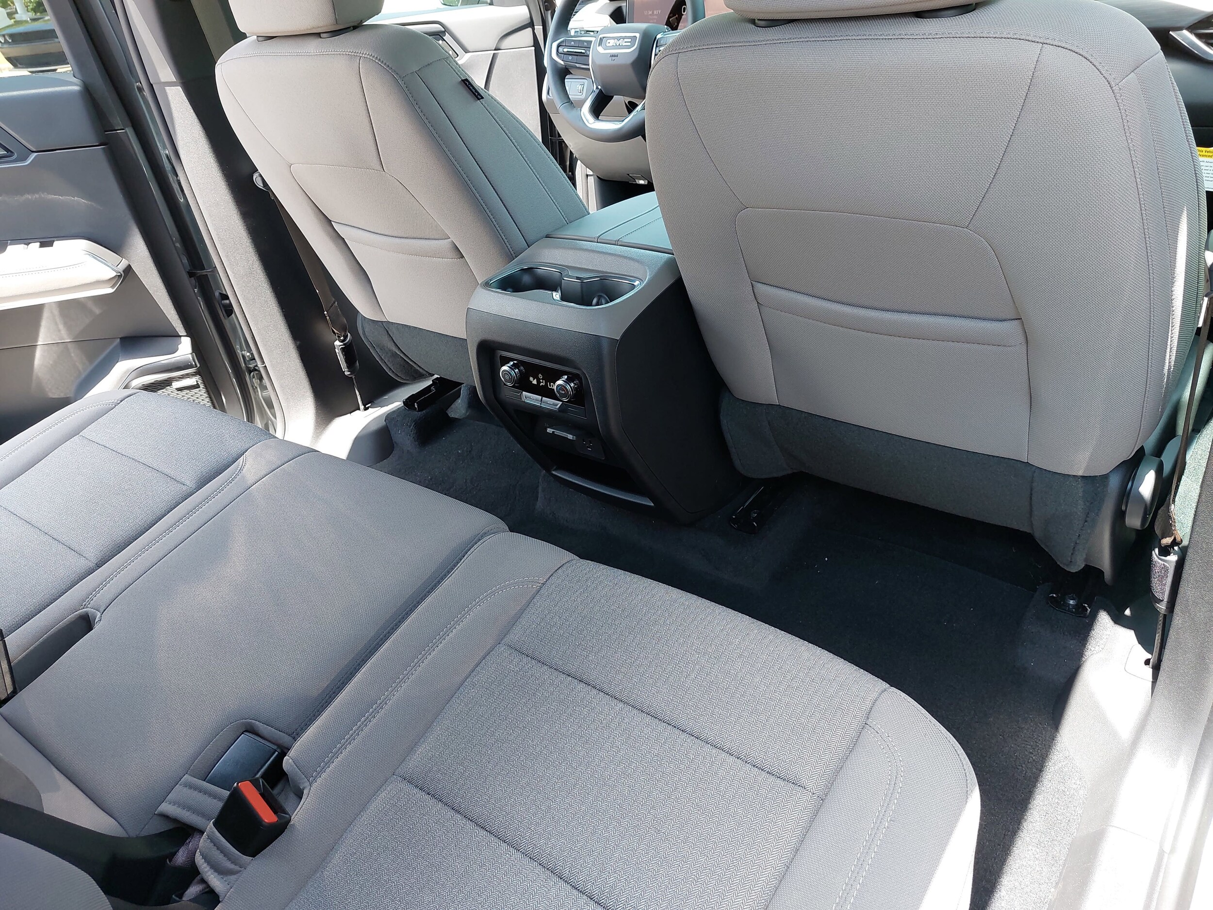 2025 GMC Acadia Elevation - Photo 12