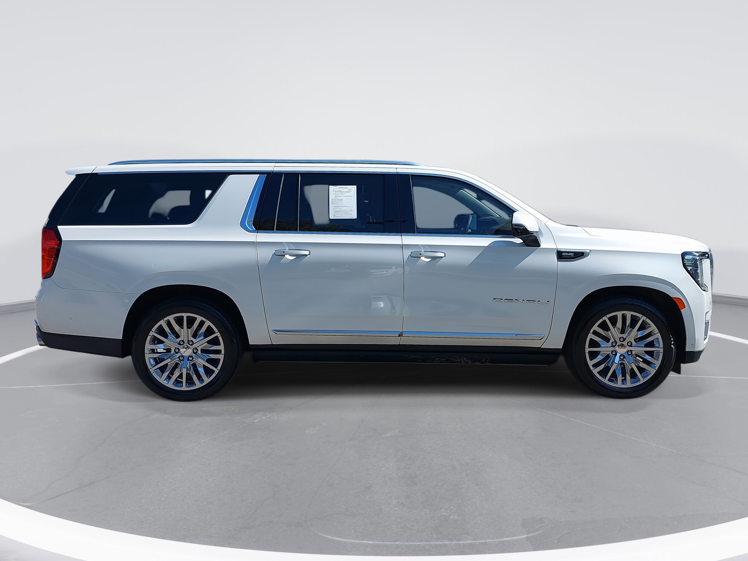 2023 Gmc Yukon XL Denali photo 4