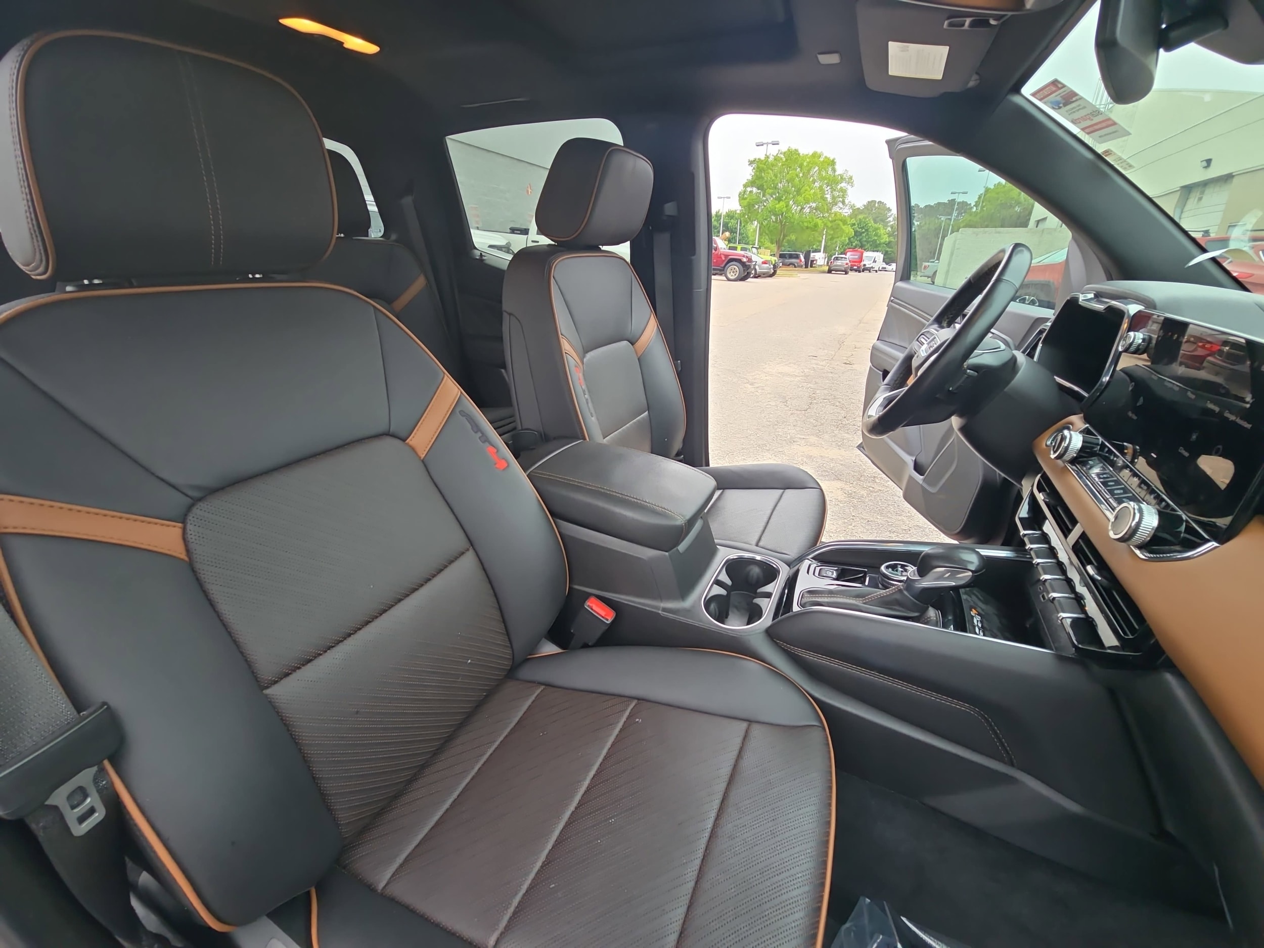 2023 GMC Canyon AT4 - Photo 10