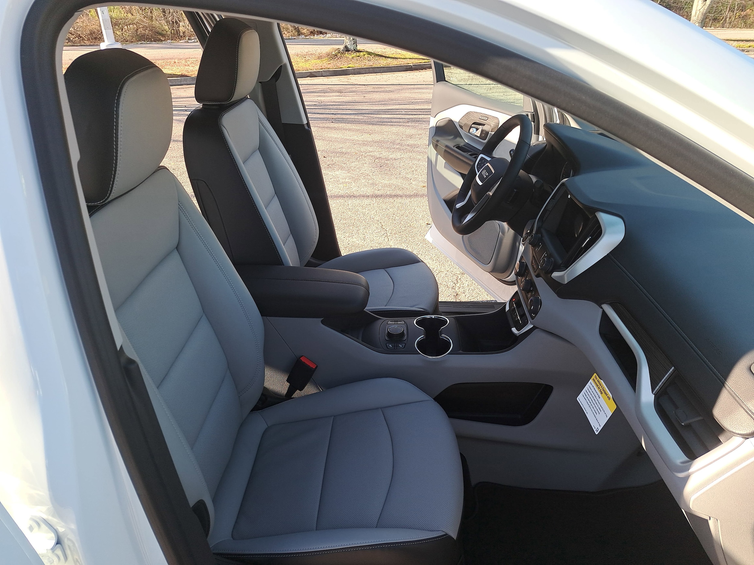 2024 GMC Terrain SLT - Photo 10