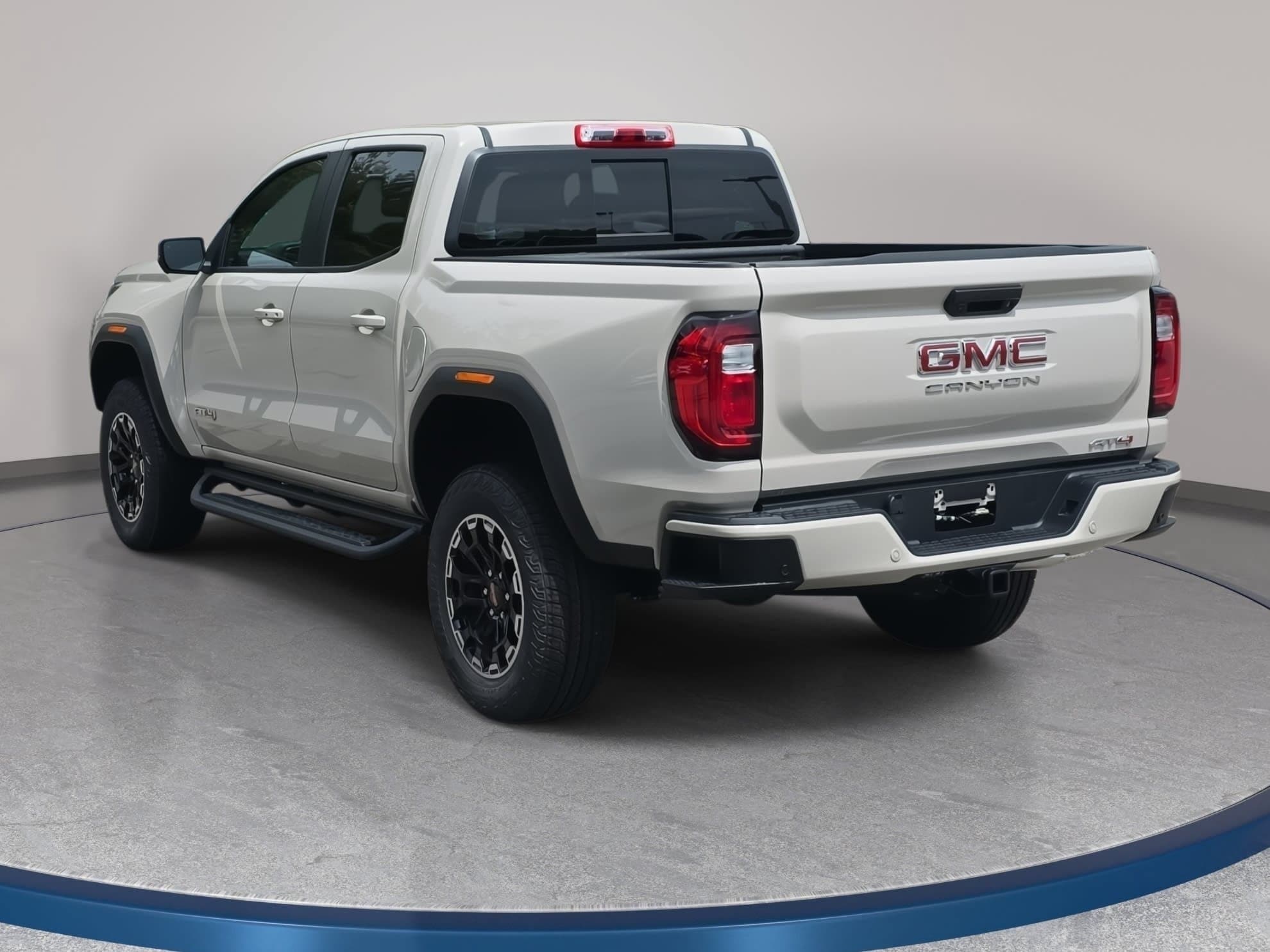 2026 GMC Canyon AT4 - Photo 7