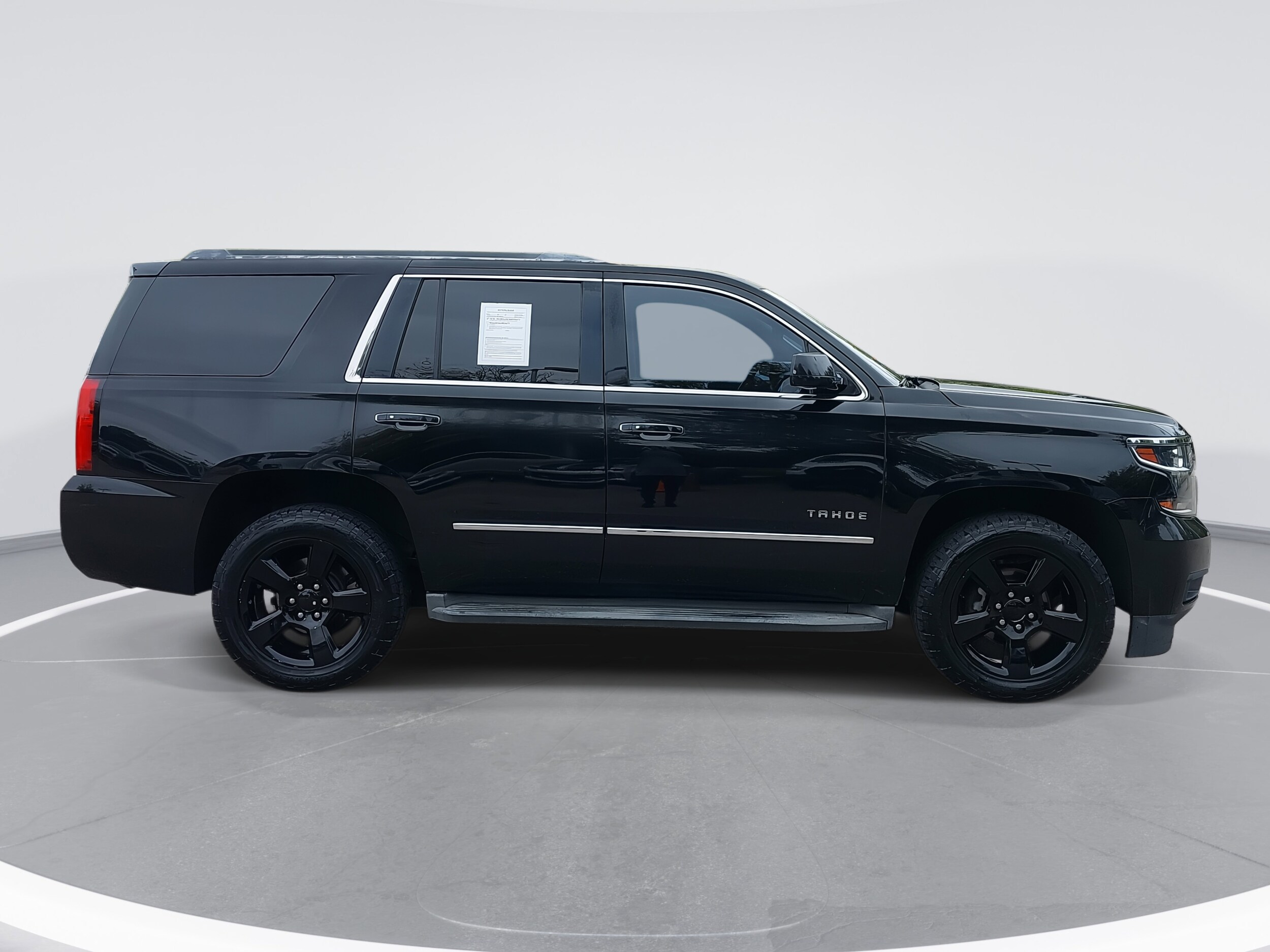 2015 Chevrolet Tahoe LT photo 4