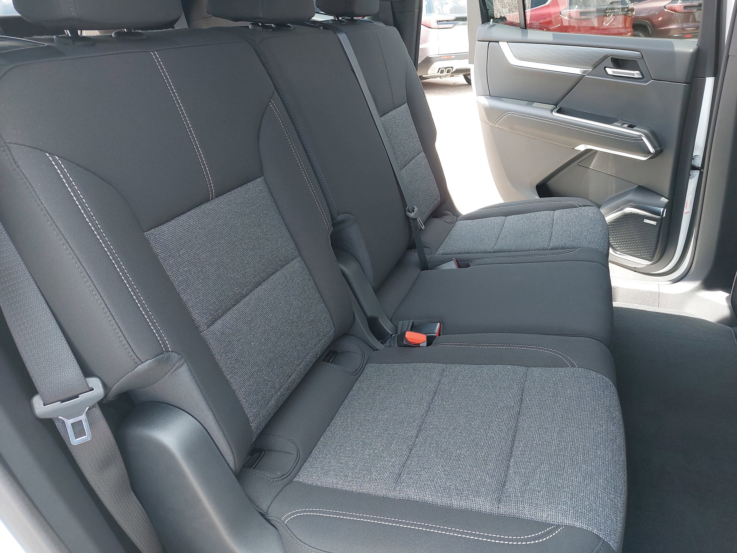 2025 GMC Acadia Elevation - Photo 11