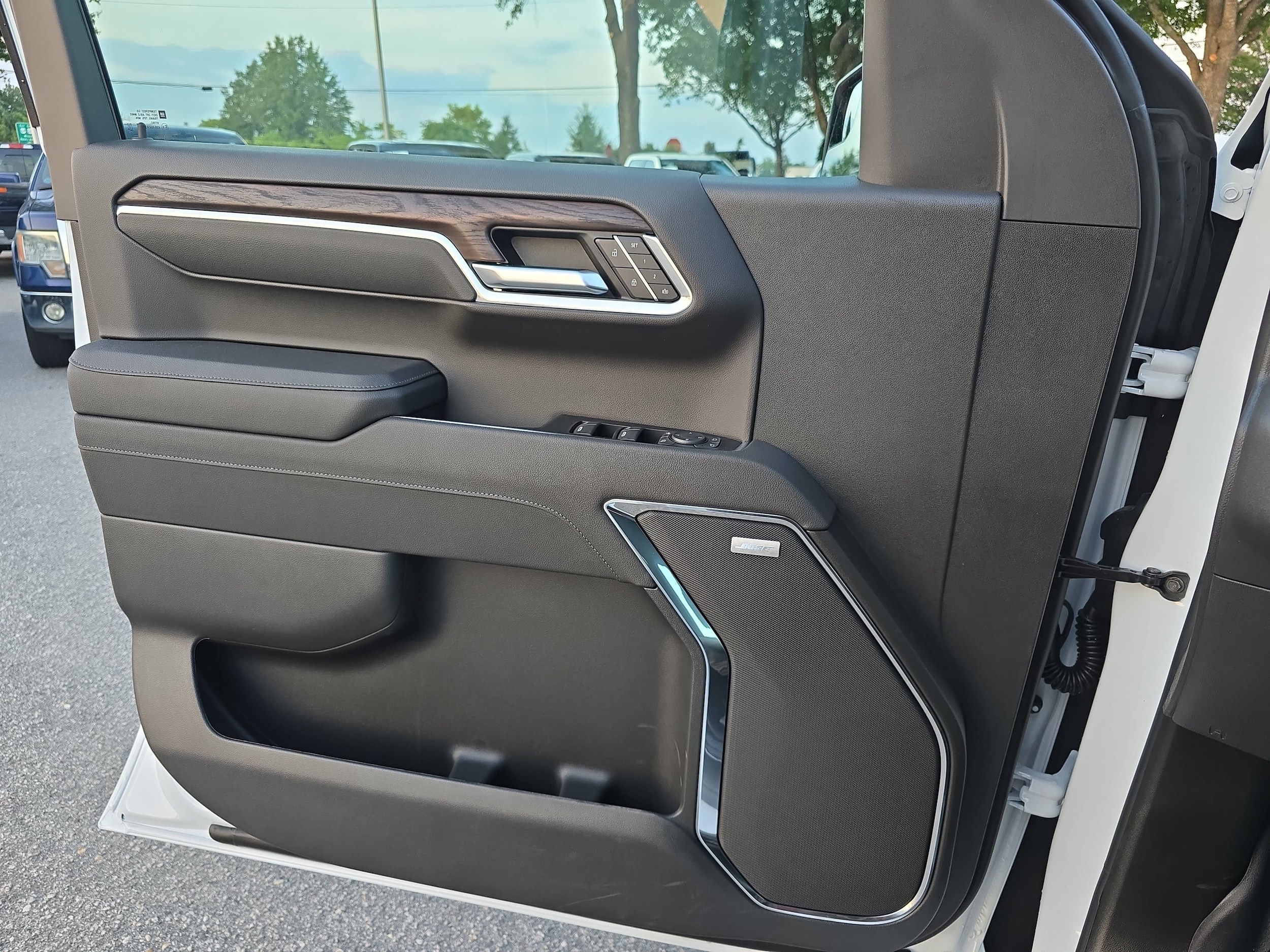 2026 GMC Sierra 1500 SLT - Photo 25