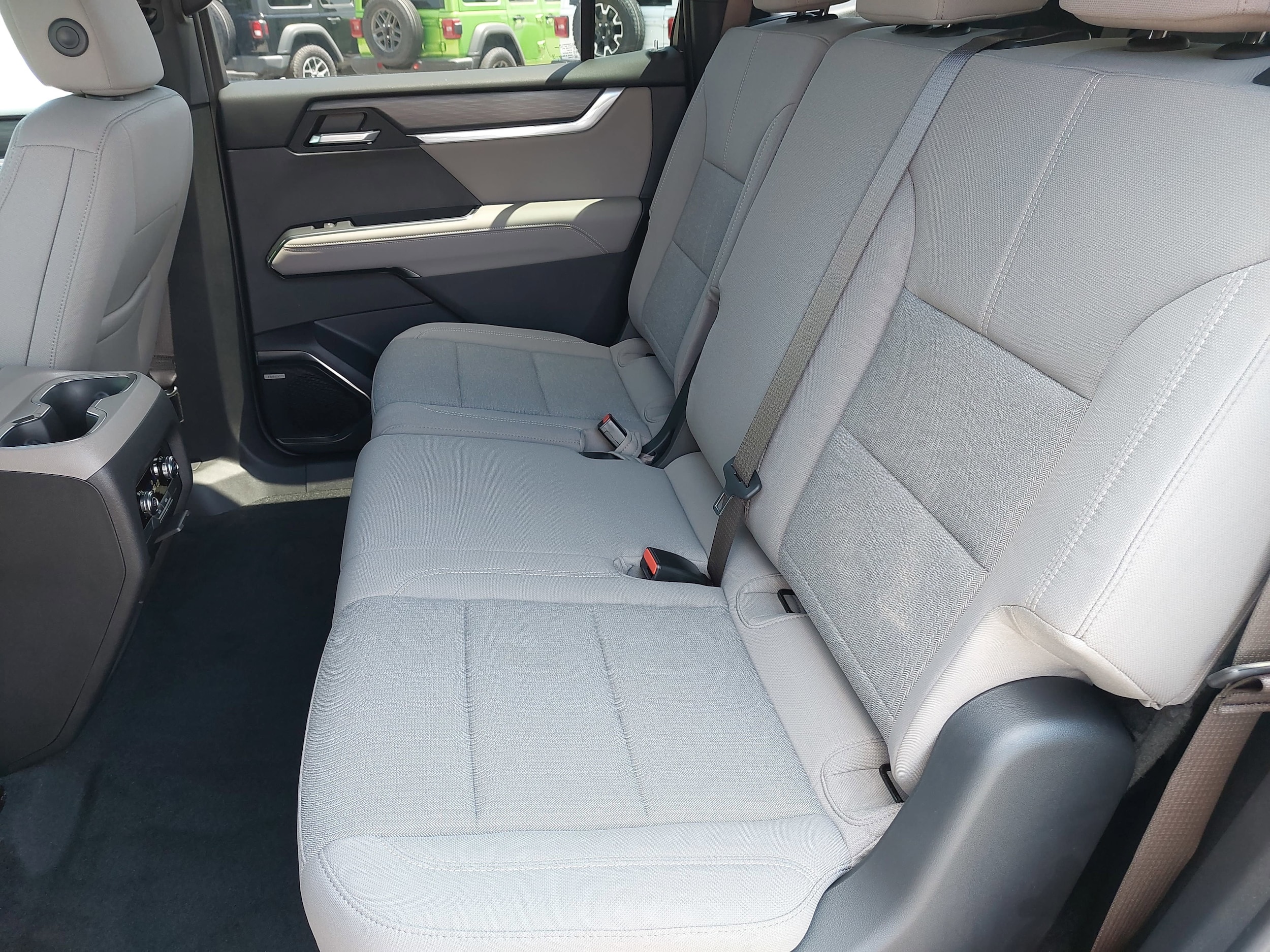 2025 GMC Acadia Elevation - Photo 16