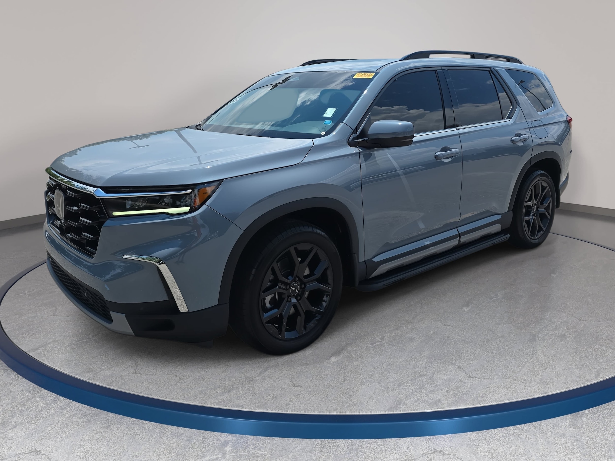 2025 Honda Pilot Touring 2WD's photo