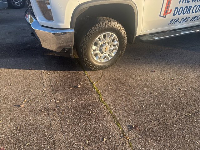 2023 Chevrolet Silverado 2500HD LT photo 2