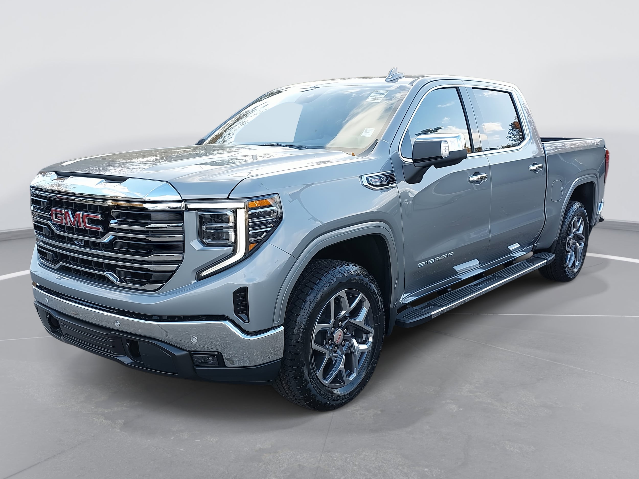 2026 GMC Sierra 1500 SLT's photo