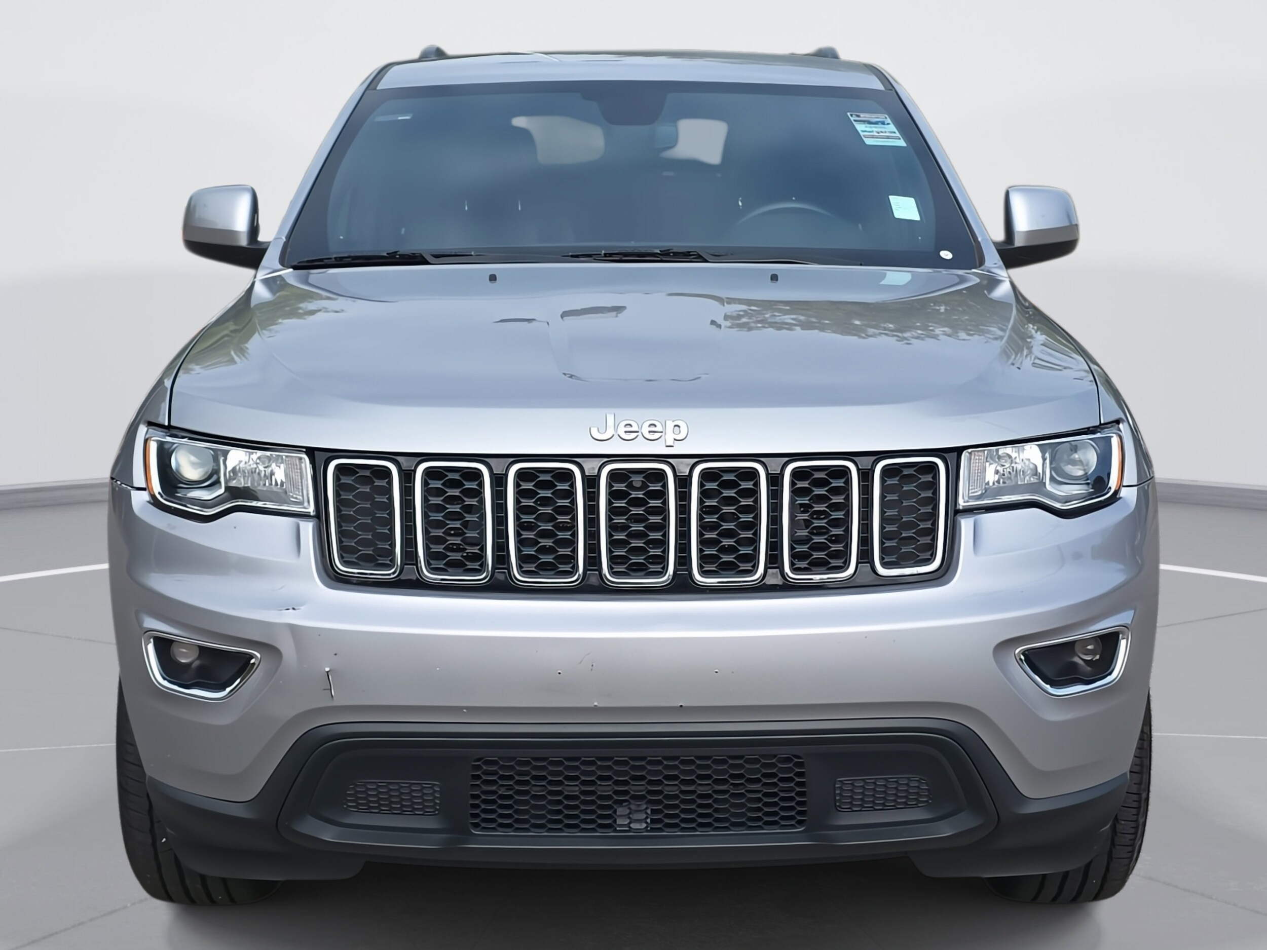 2018 Jeep Grand Cherokee Laredo E photo 2
