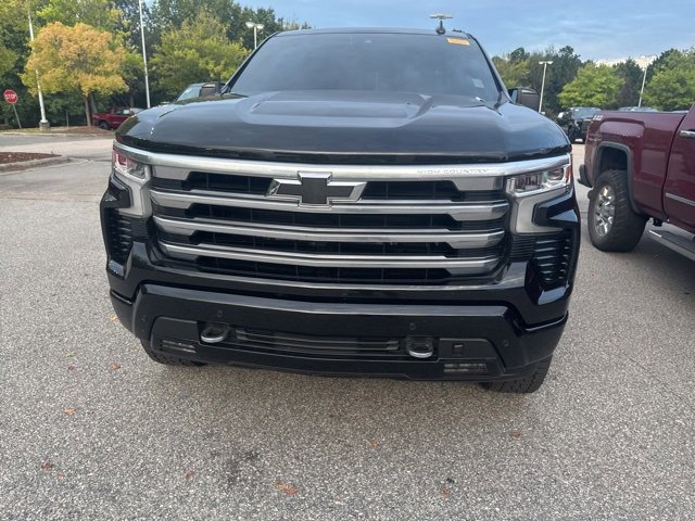 2024 Chevrolet Silverado 1500 High Country photo 3