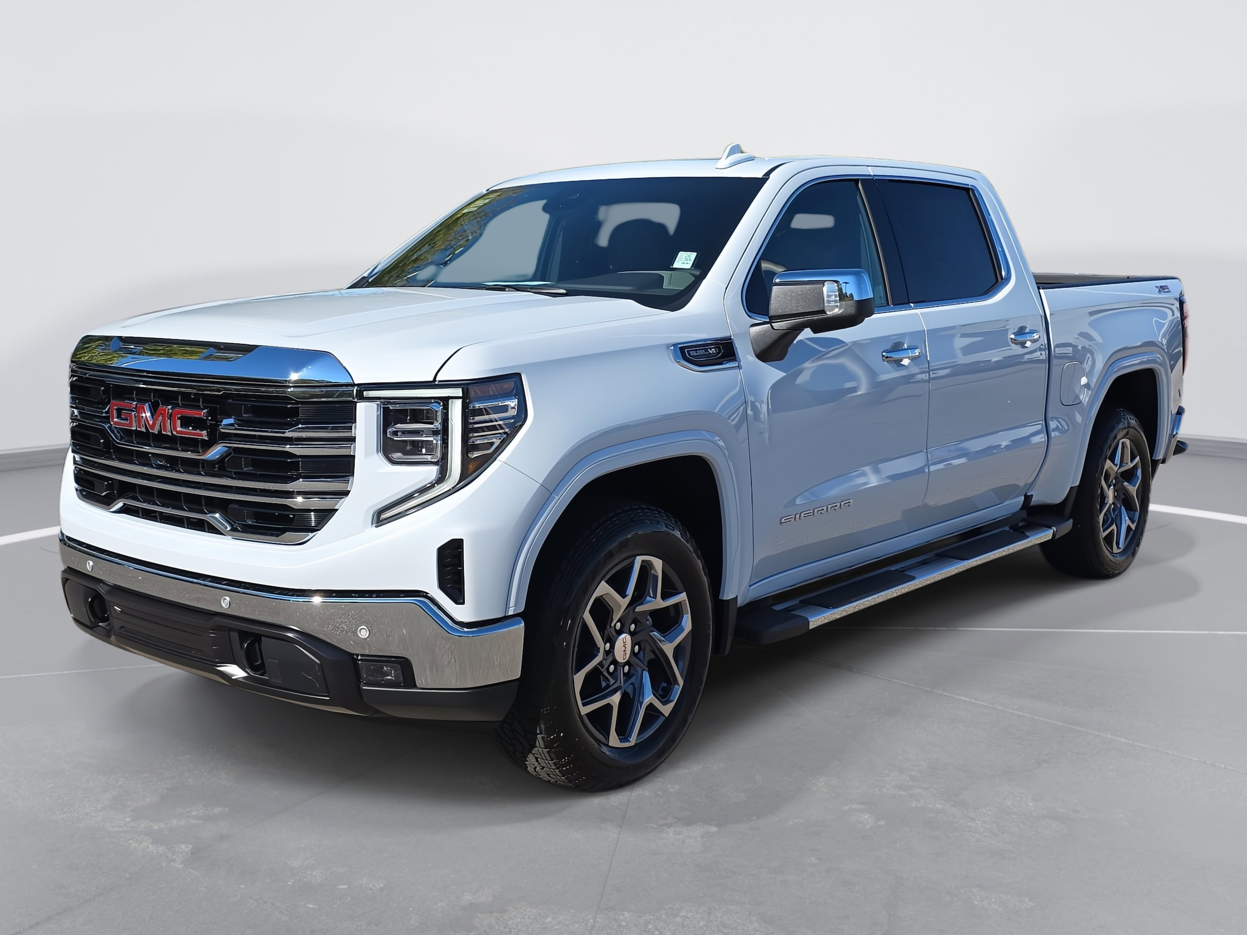 2026 GMC Sierra 1500 SLT's photo
