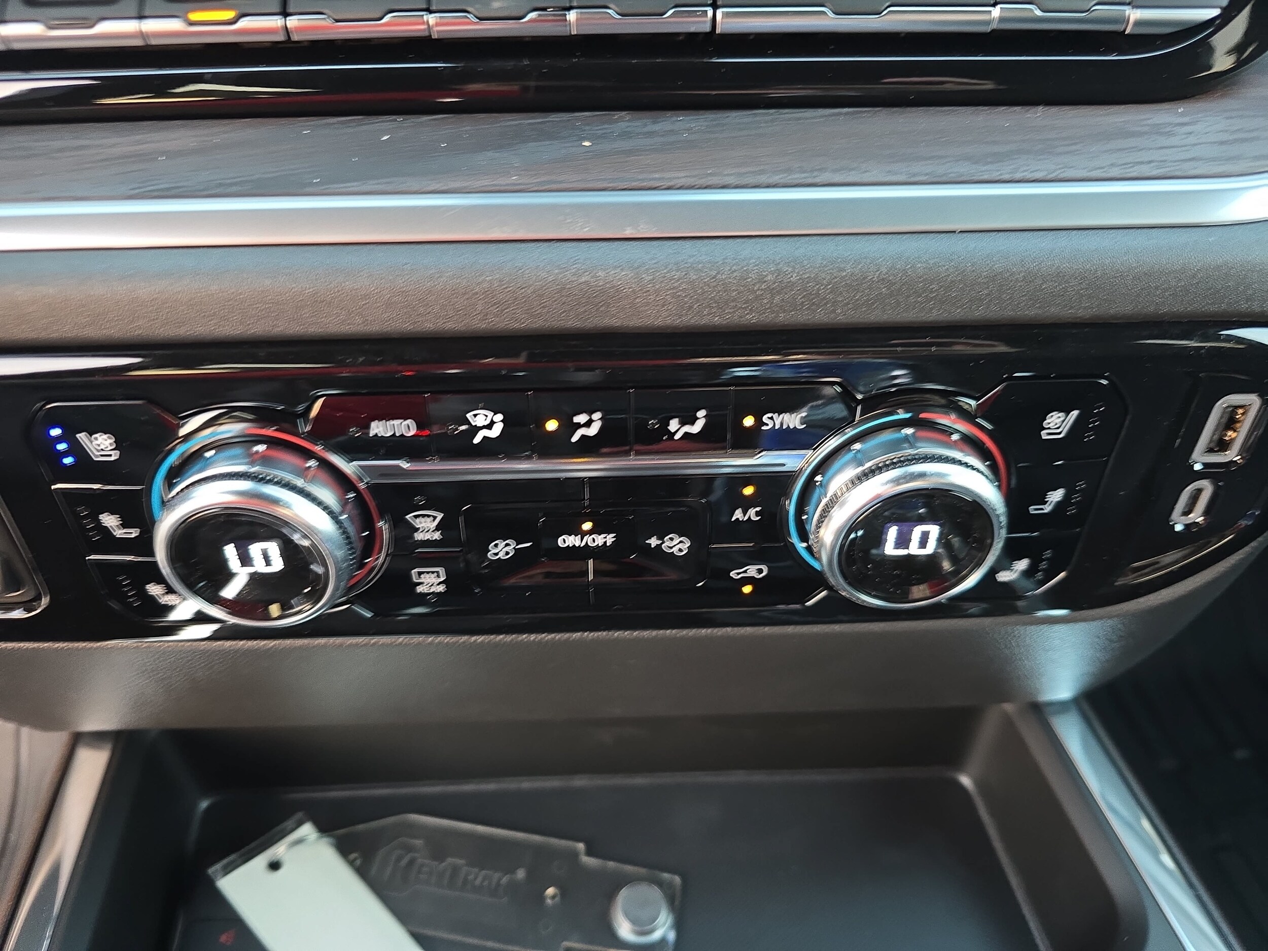 2026 GMC Sierra 1500 SLT - Photo 19