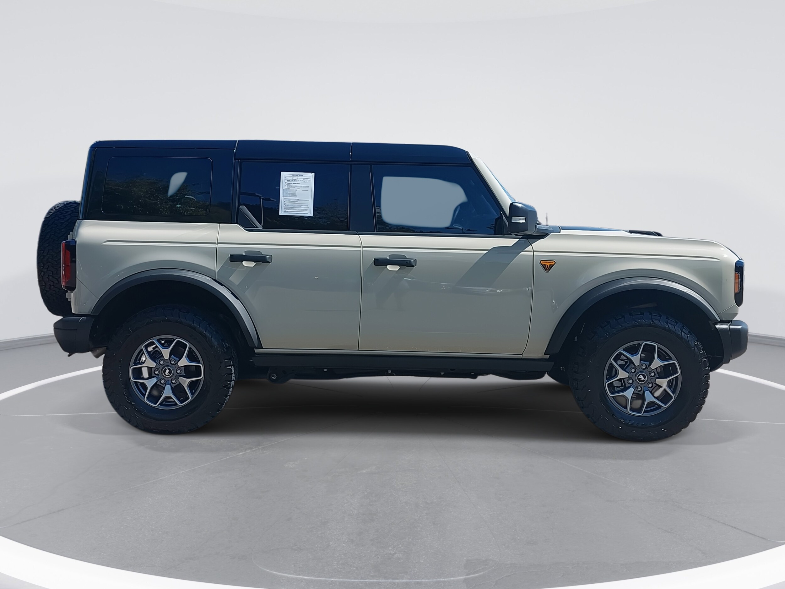 2025 Ford Bronco Badlands photo 4