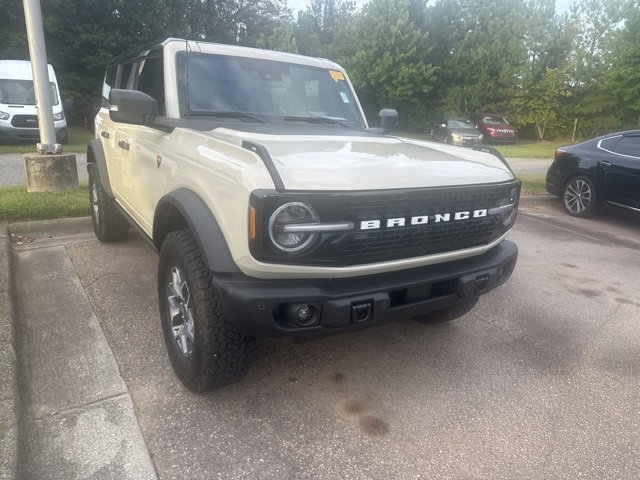 2025 Ford Bronco Badlands photo 2