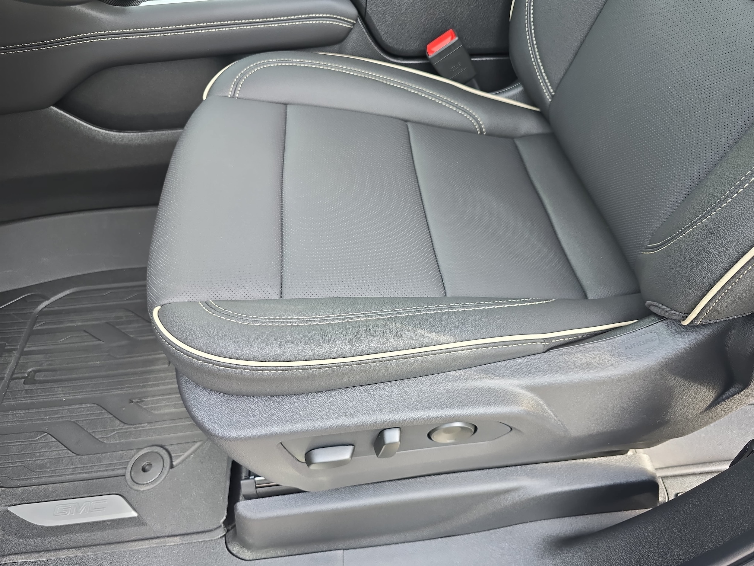 2026 GMC Yukon XL Elevation - Photo 25