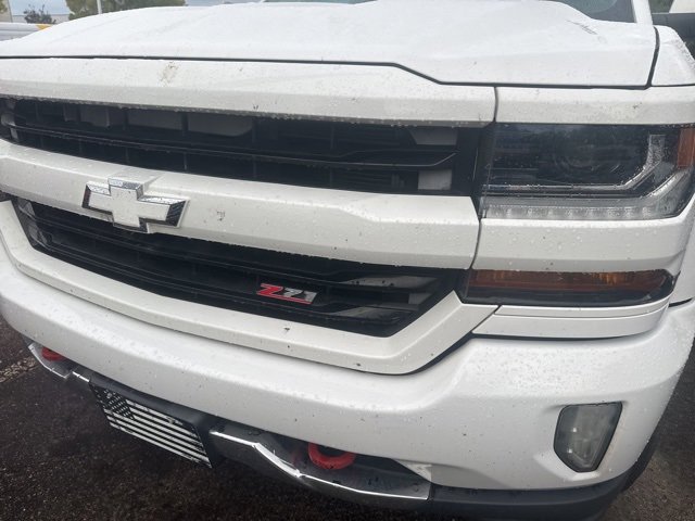 2017 Chevrolet Silverado 1500 LT photo 3