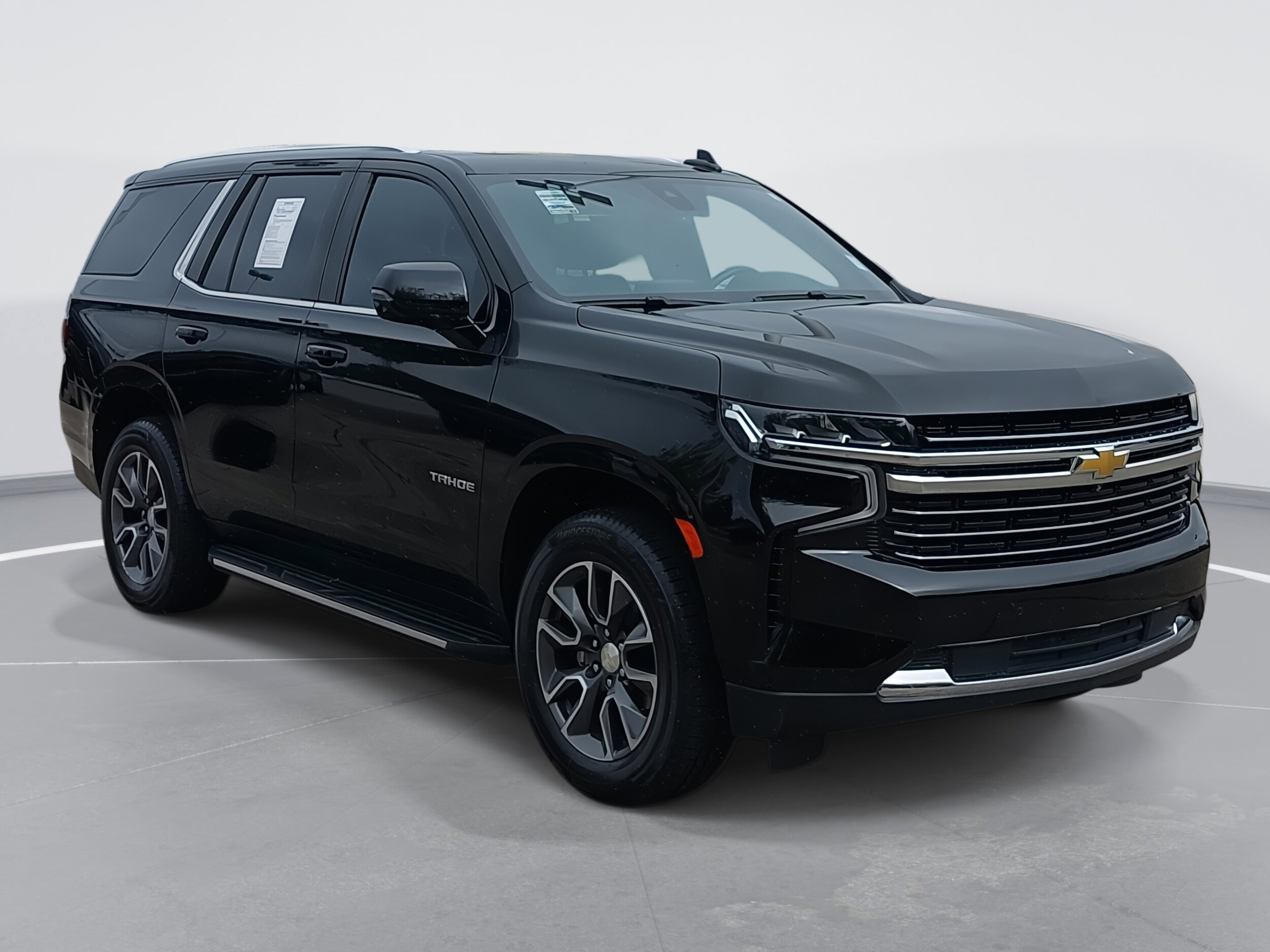2021 Chevrolet Tahoe LT photo 2