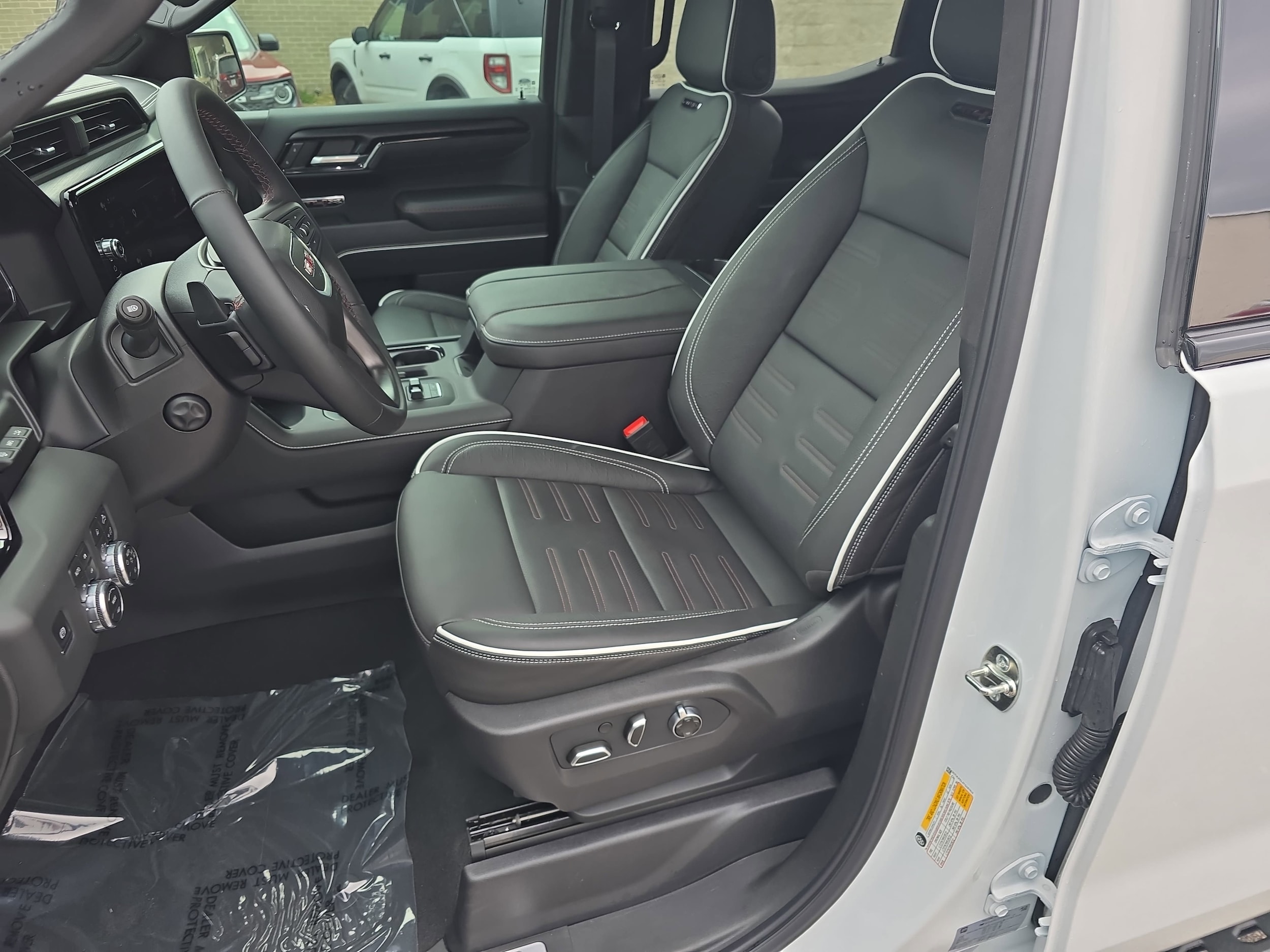 2026 GMC Sierra 1500 AT4X - Photo 17