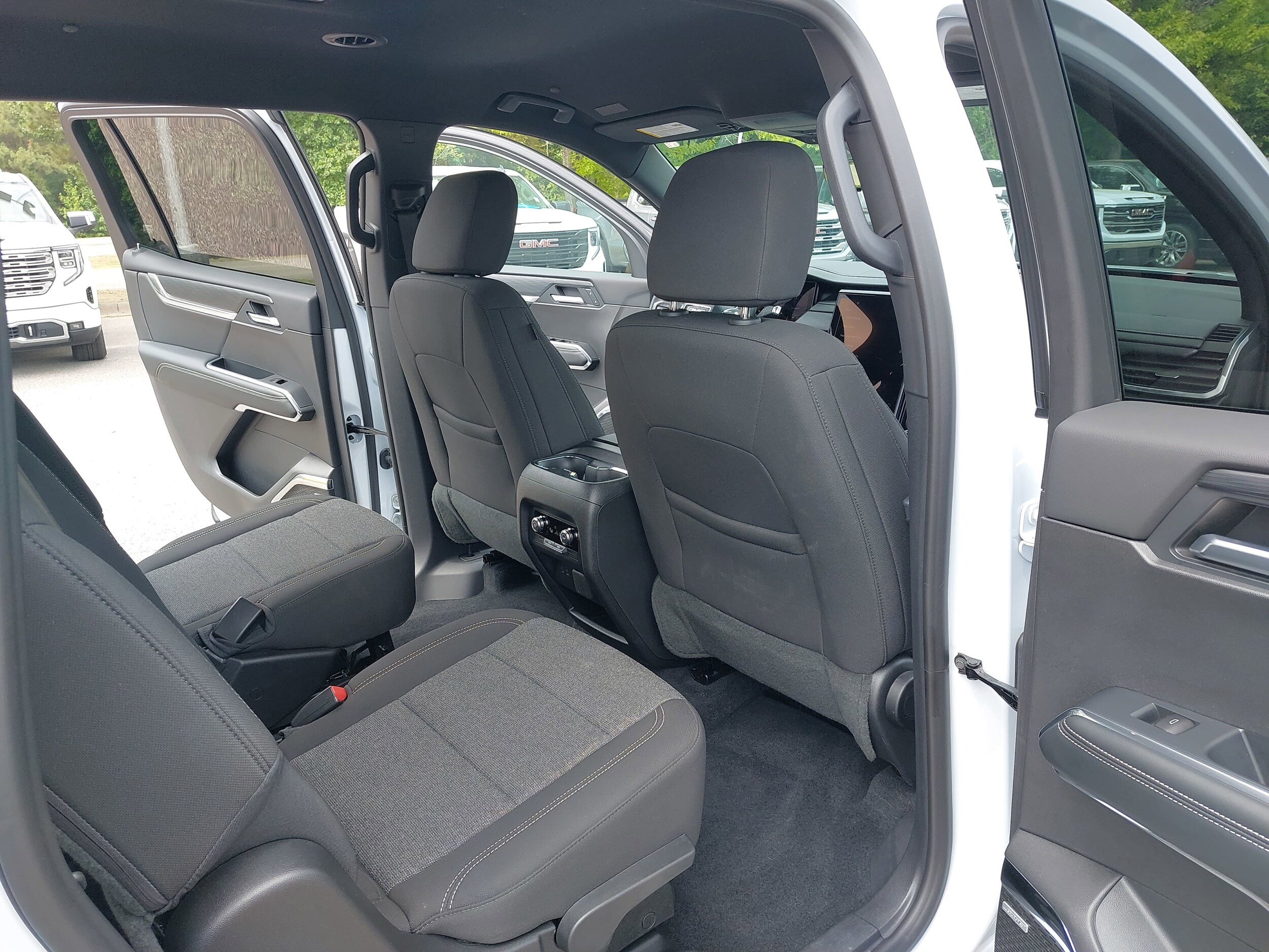 2026 GMC Acadia Elevation - Photo 11