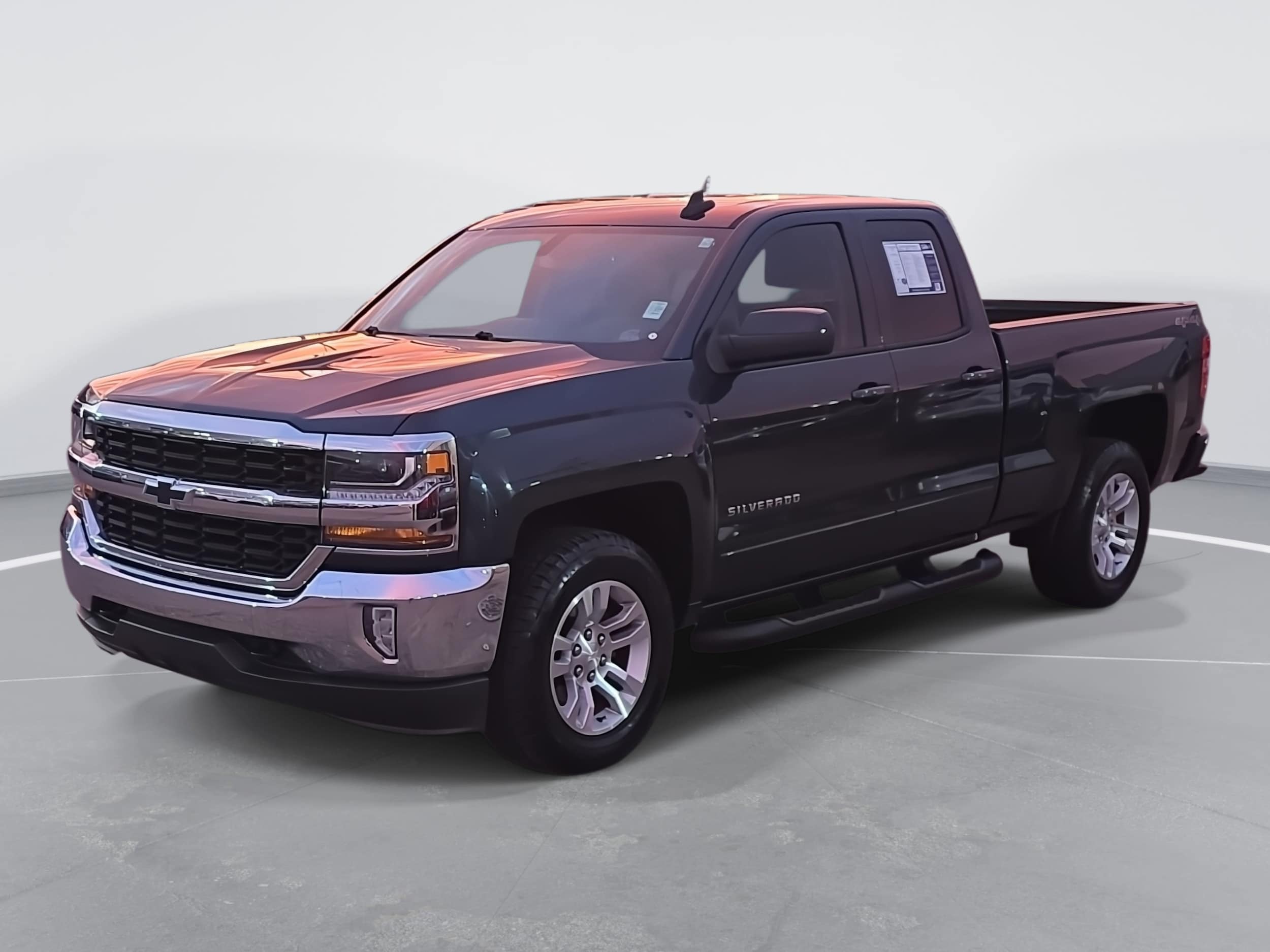 2017 Chevrolet Silverado 1500 LT's photo