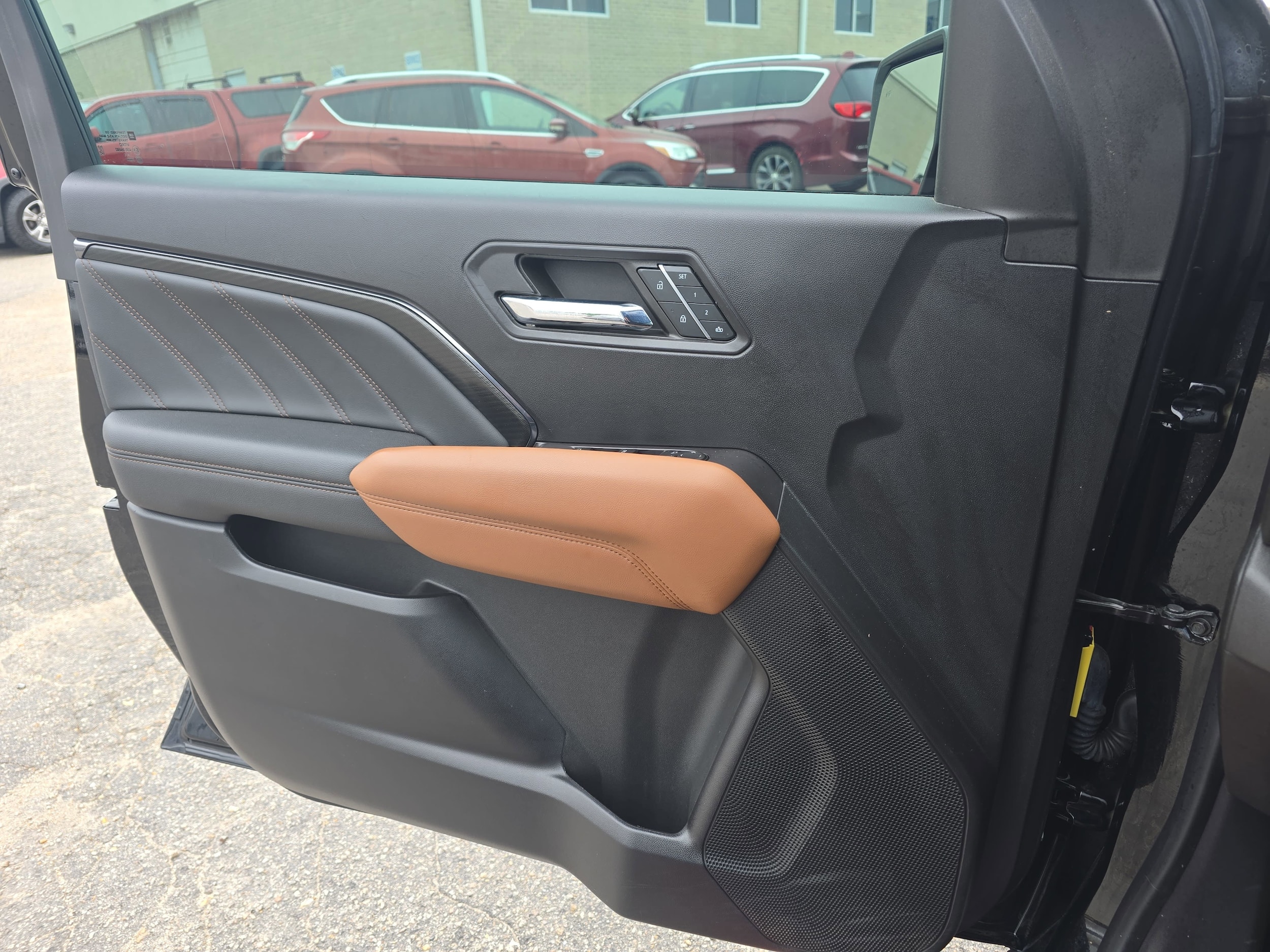 2023 GMC Canyon AT4 - Photo 25