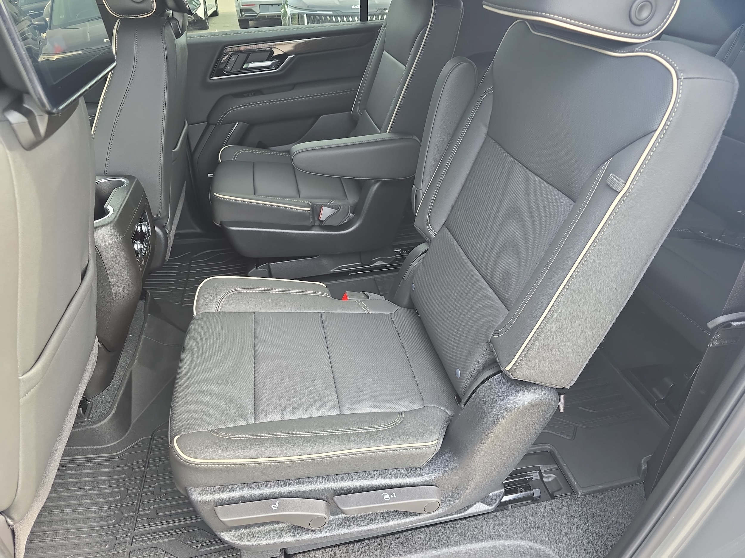 2026 GMC Yukon XL Elevation - Photo 14